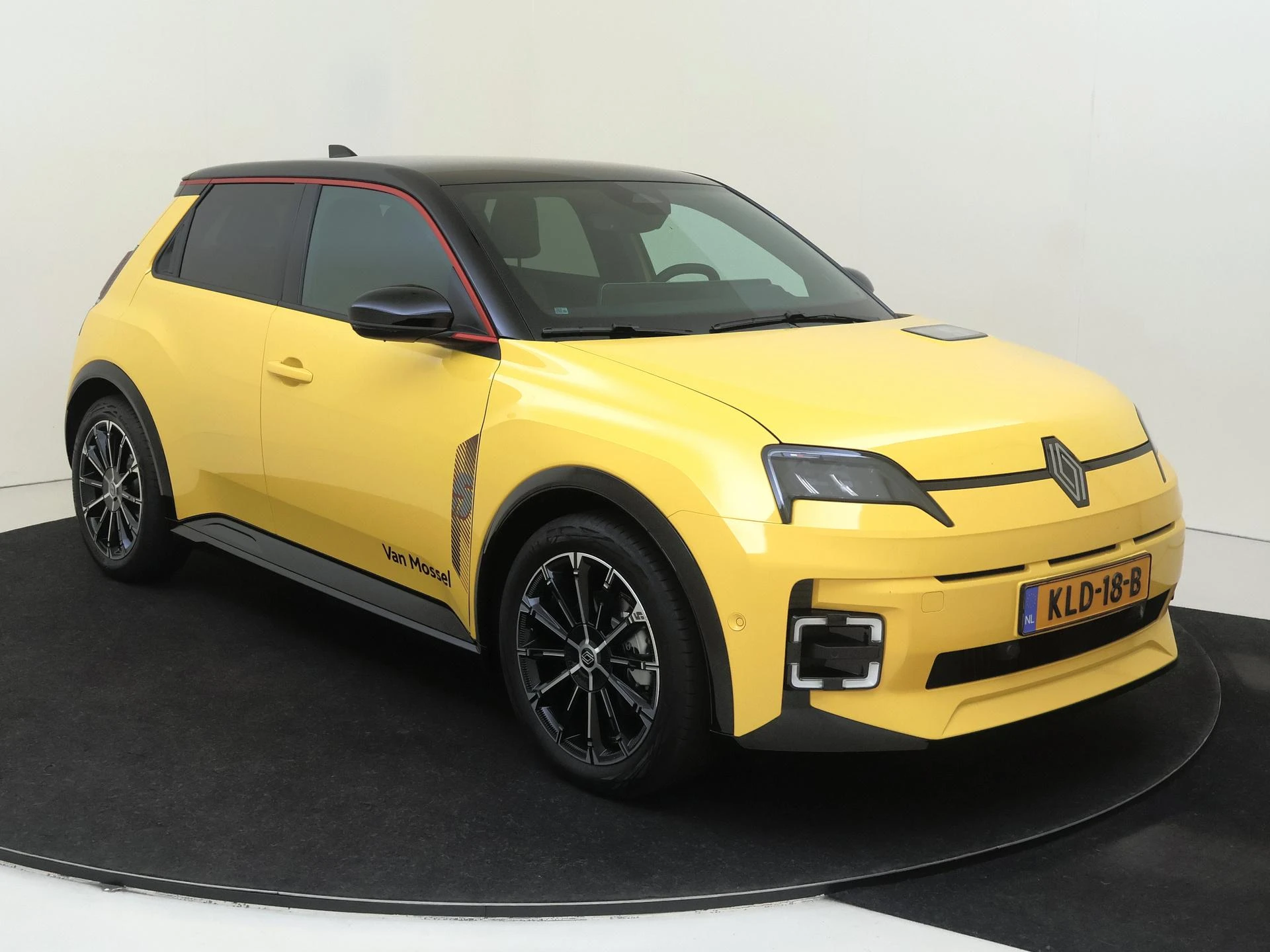 Renault 5 – autofoto 3