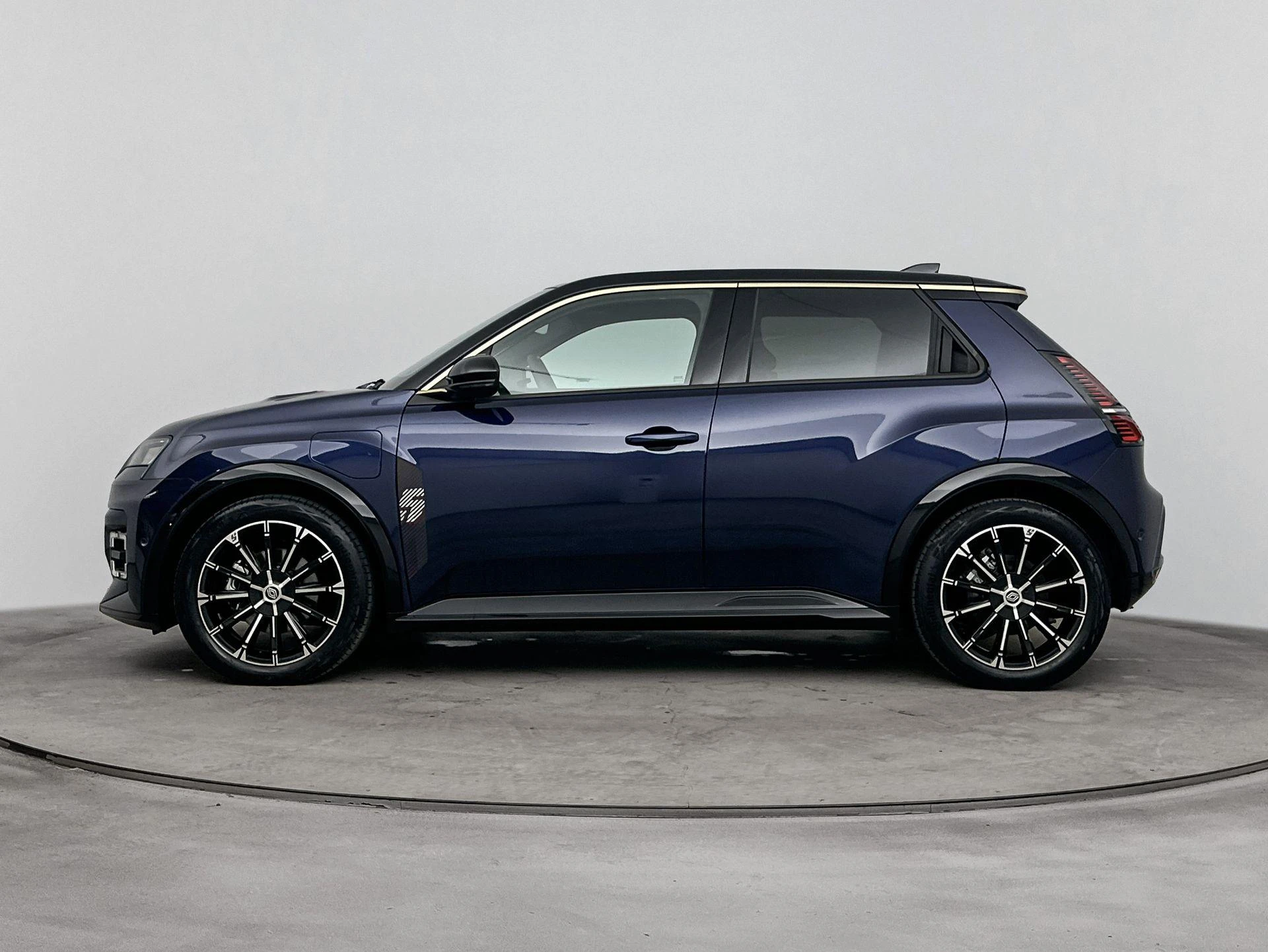 Renault 5 – autofoto 4