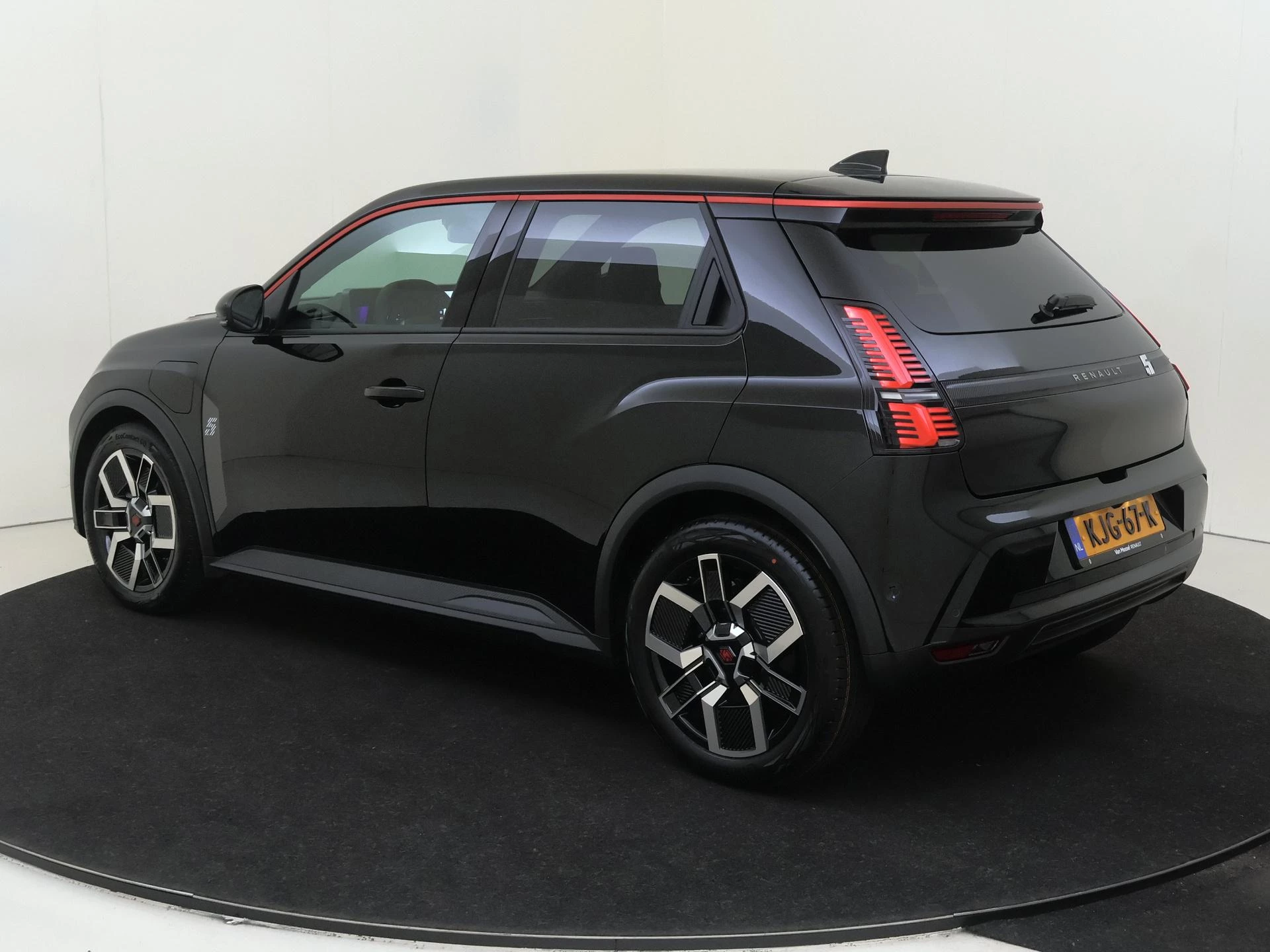 Renault 5 – autofoto 4
