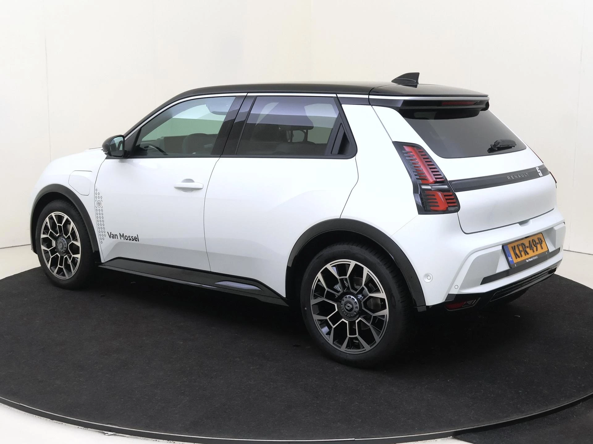 Renault 5 – autofoto 4