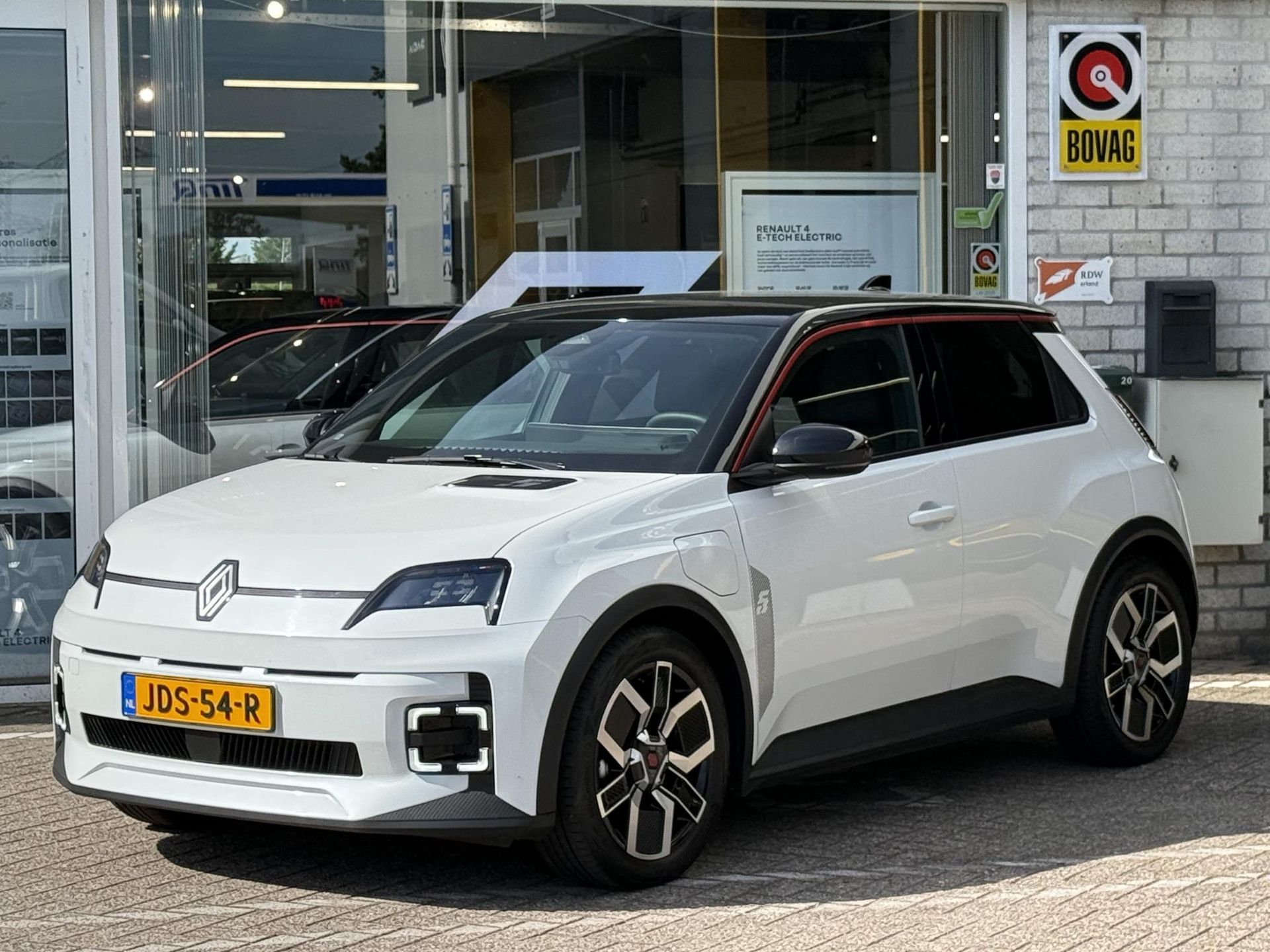 Renault 5 met kenteken JDS-54-R – autofoto 2