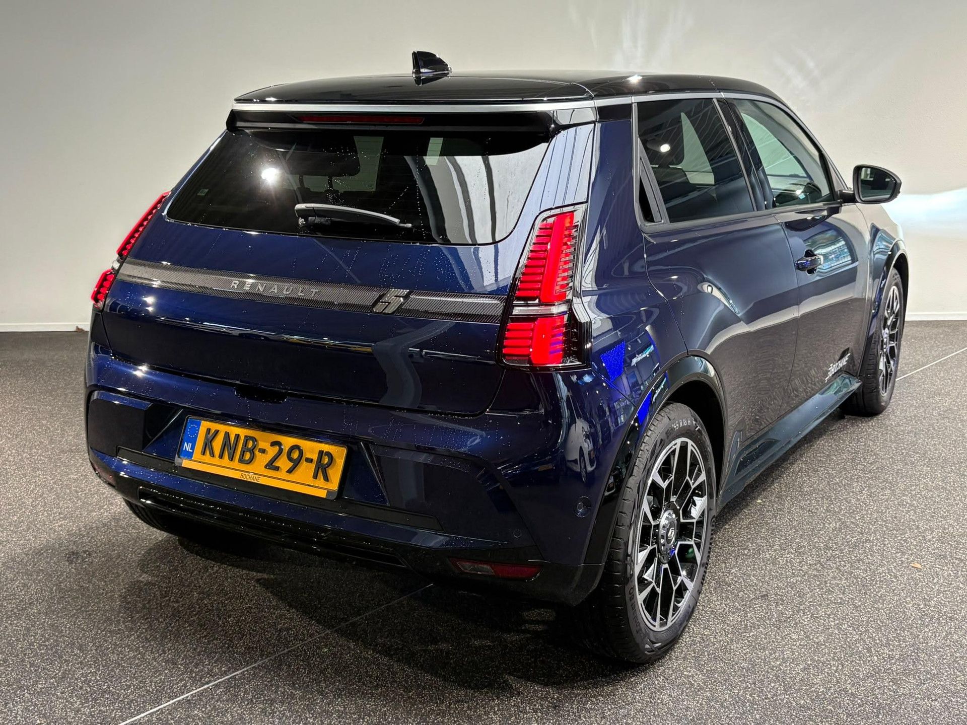 Renault 5 met kenteken KNB-29-R – autofoto 2