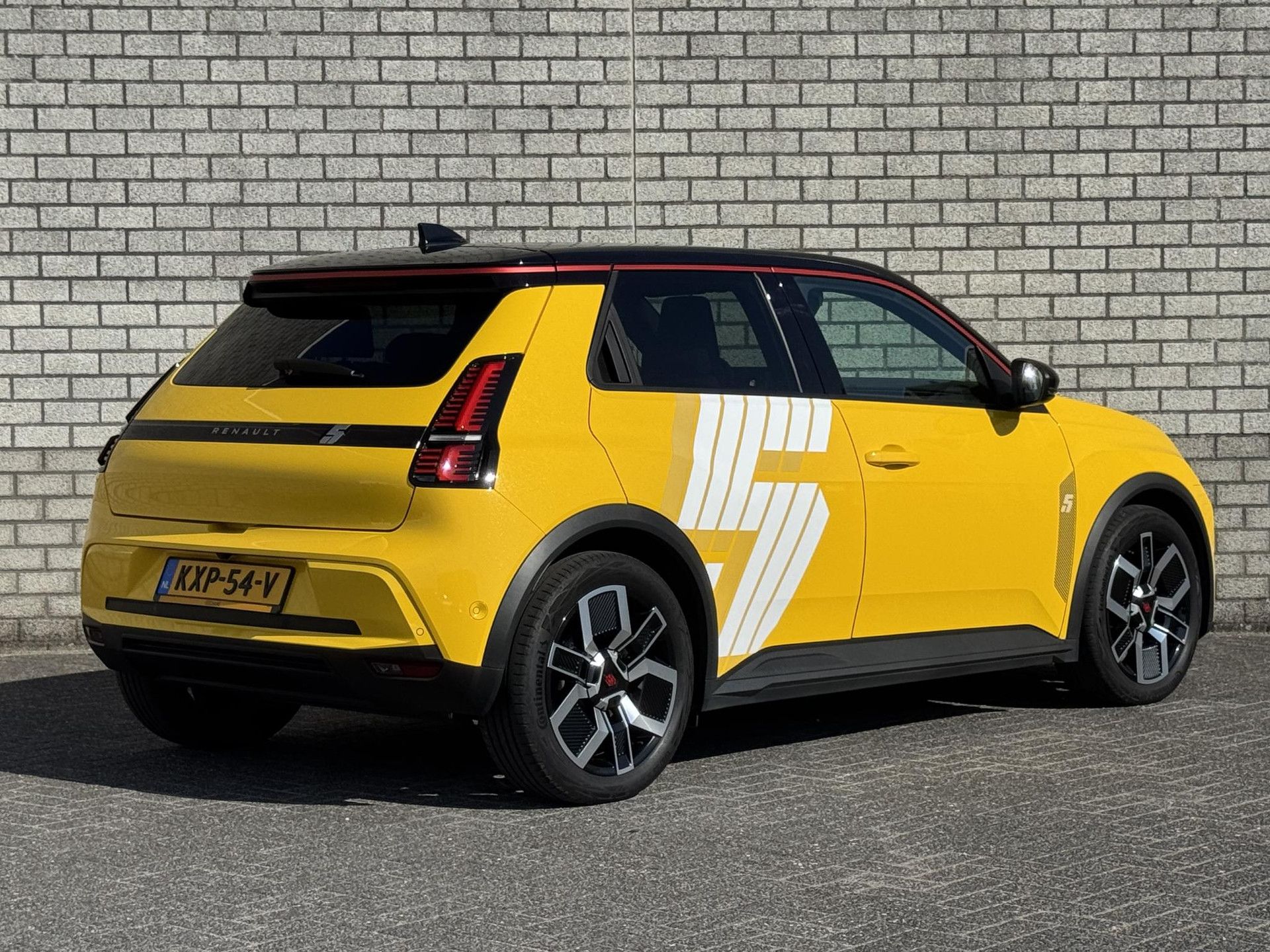 Renault 5 met kenteken KXP-54-V – autofoto 2
