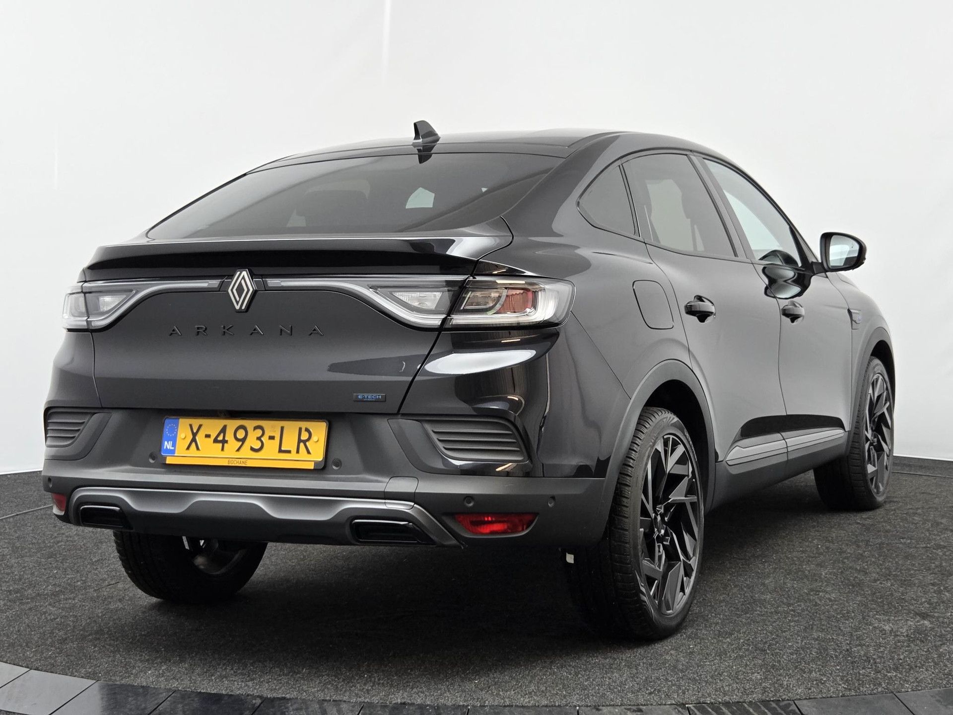 Renault Arkana met kenteken X-493-LR – autofoto 2
