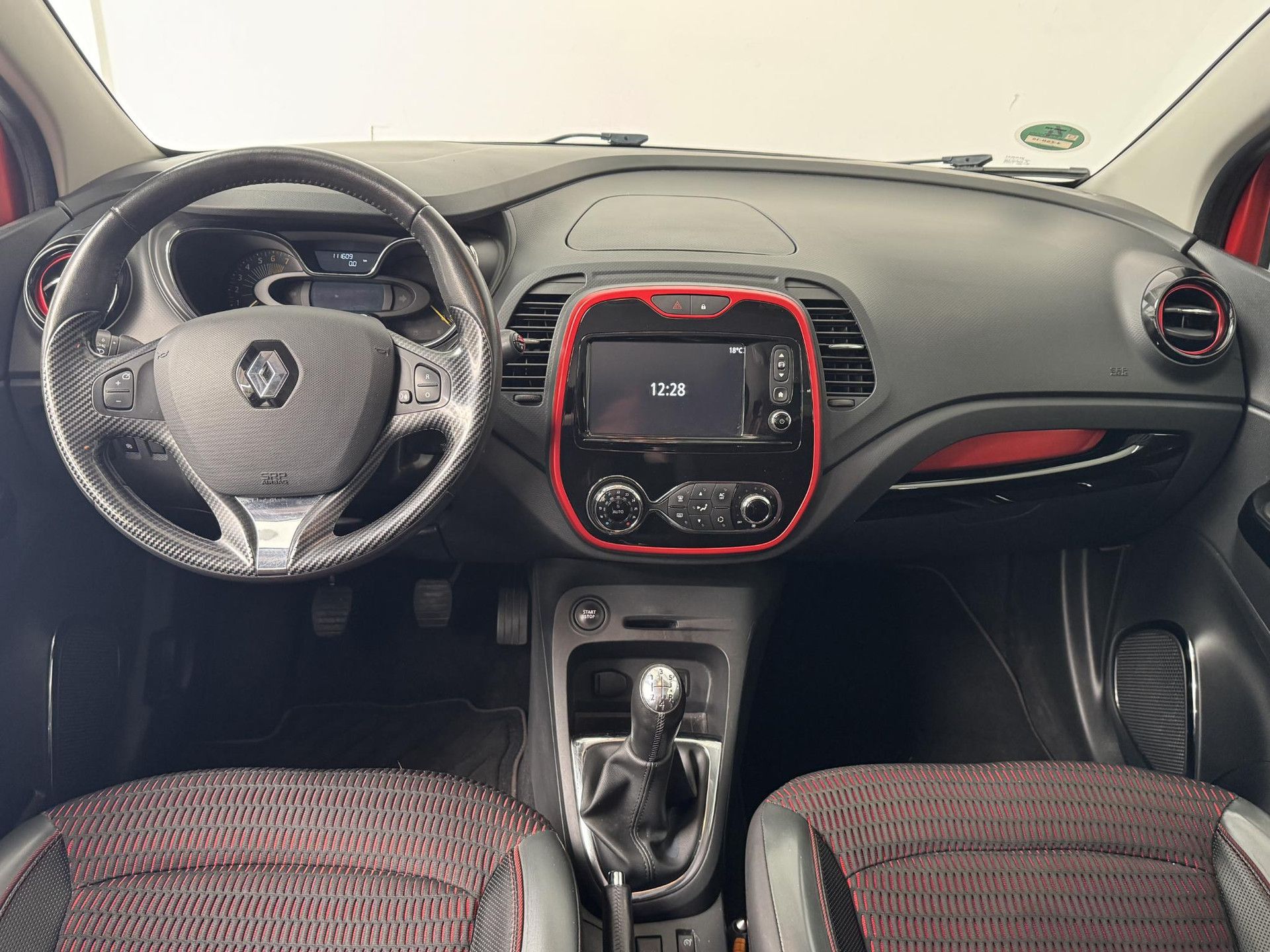 Renault Captur met kenteken 4-ZSB-10 – autofoto 3