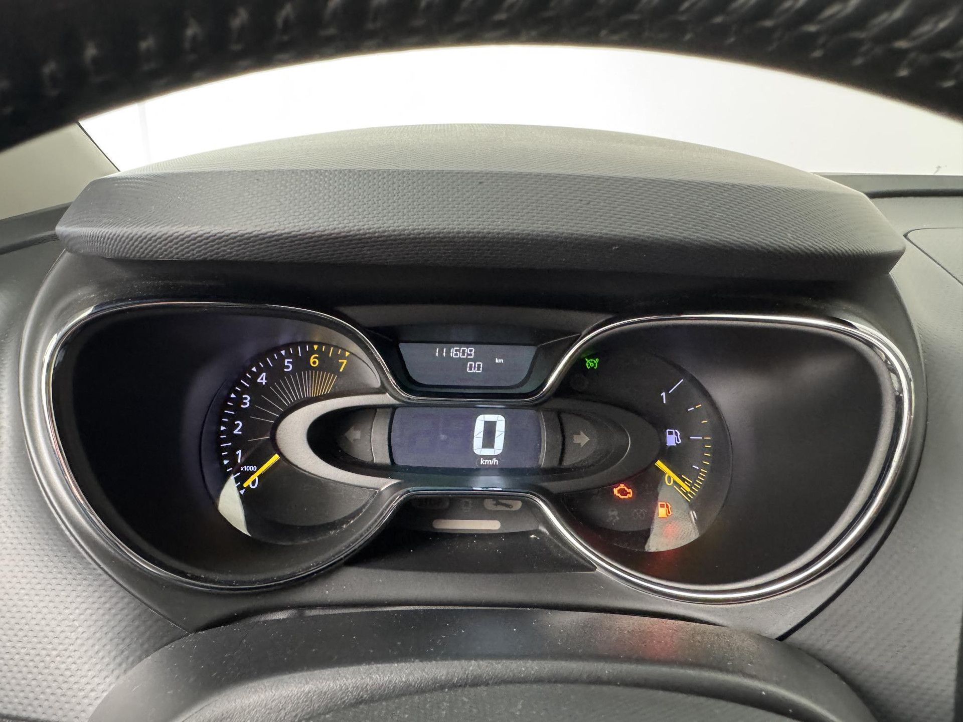 Renault Captur met kenteken 4-ZSB-10 – autofoto 4