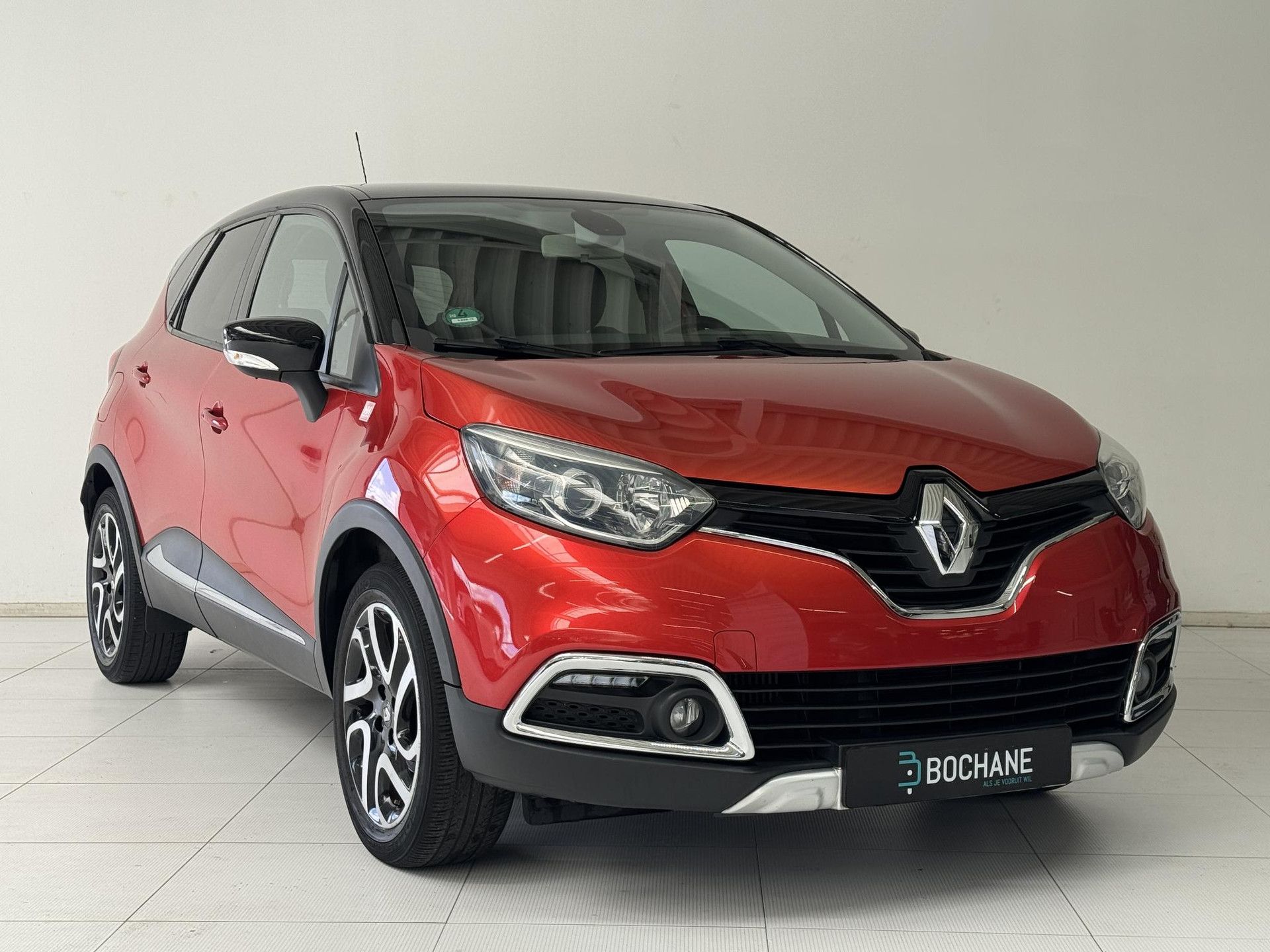 Renault Captur met kenteken 4-ZSB-10 – autofoto 5