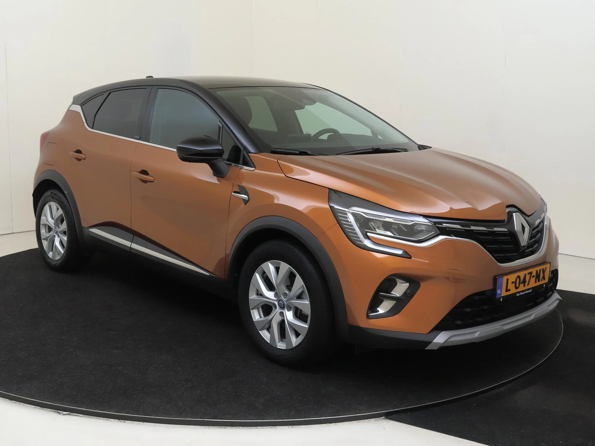 Renault Captur met kenteken 49 – autofoto 3