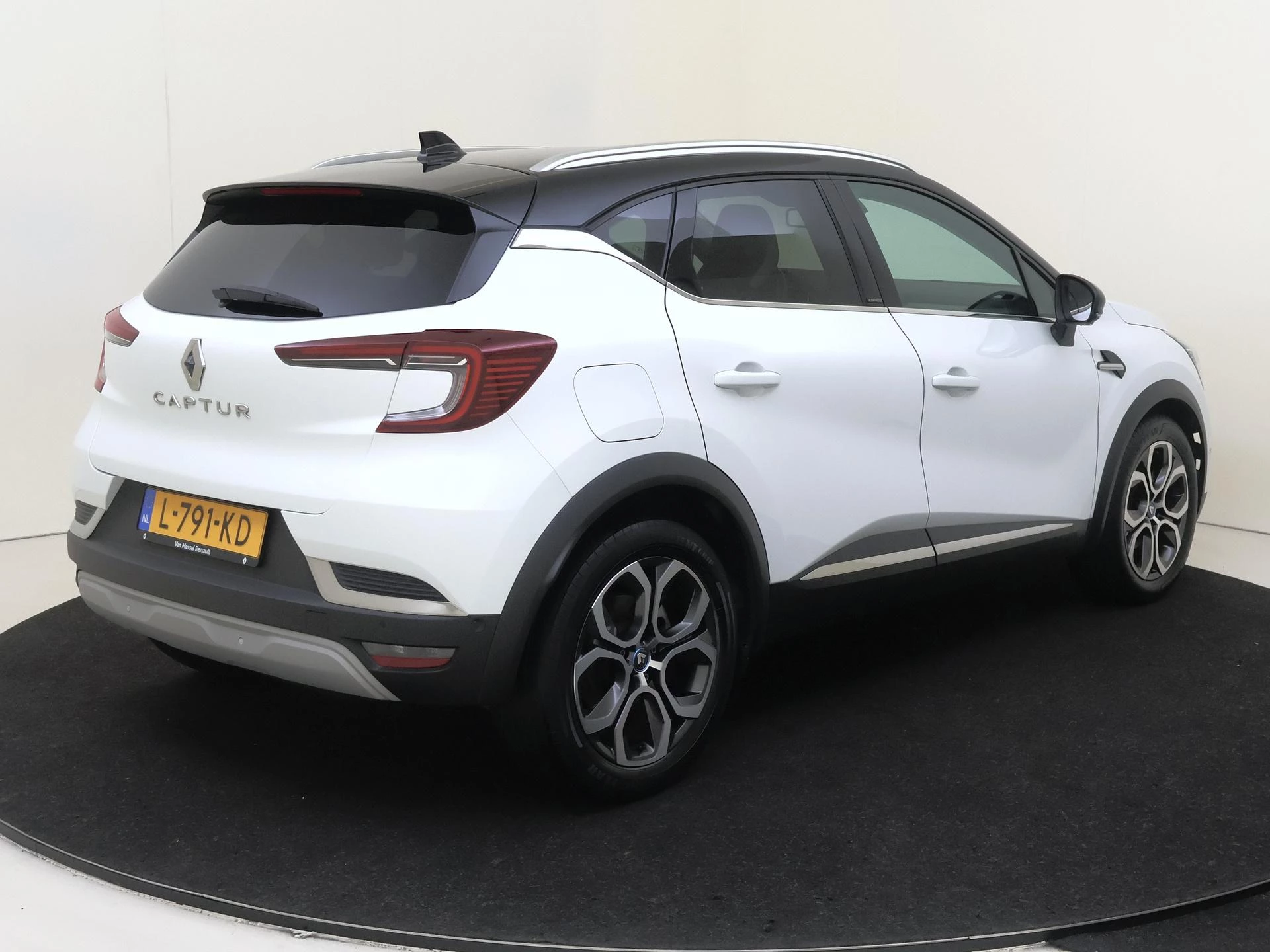 Renault Captur met kenteken 49 – autofoto 4