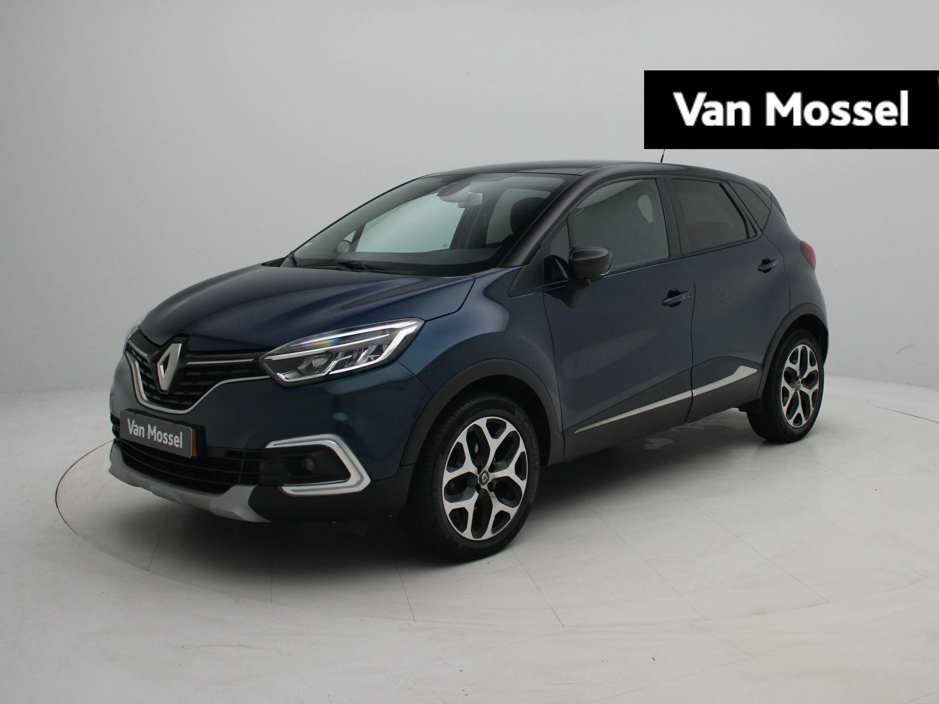 Renault Captur met kenteken 55100 – autofoto 2