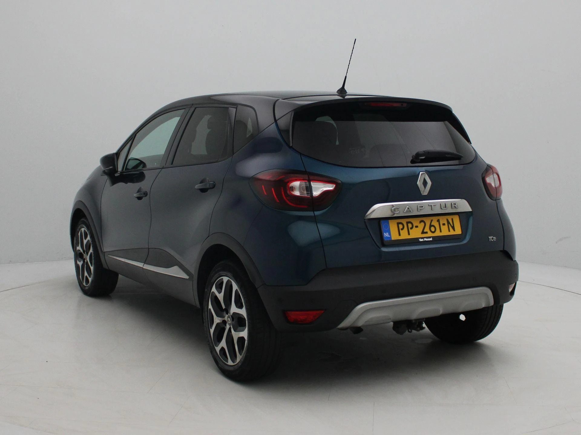 Renault Captur met kenteken 55100 – autofoto 3