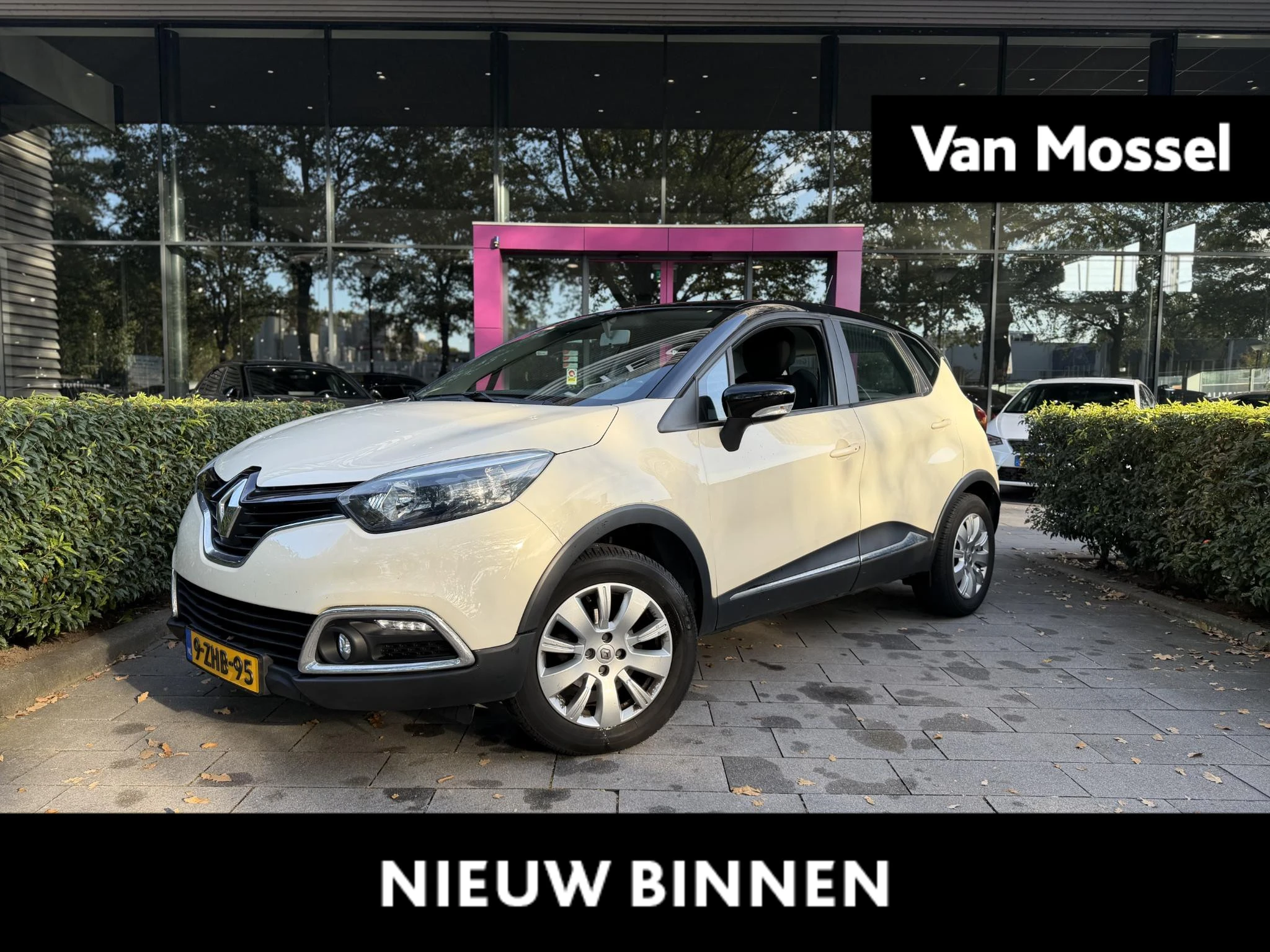 Renault Captur met kenteken 60100 – autofoto 2