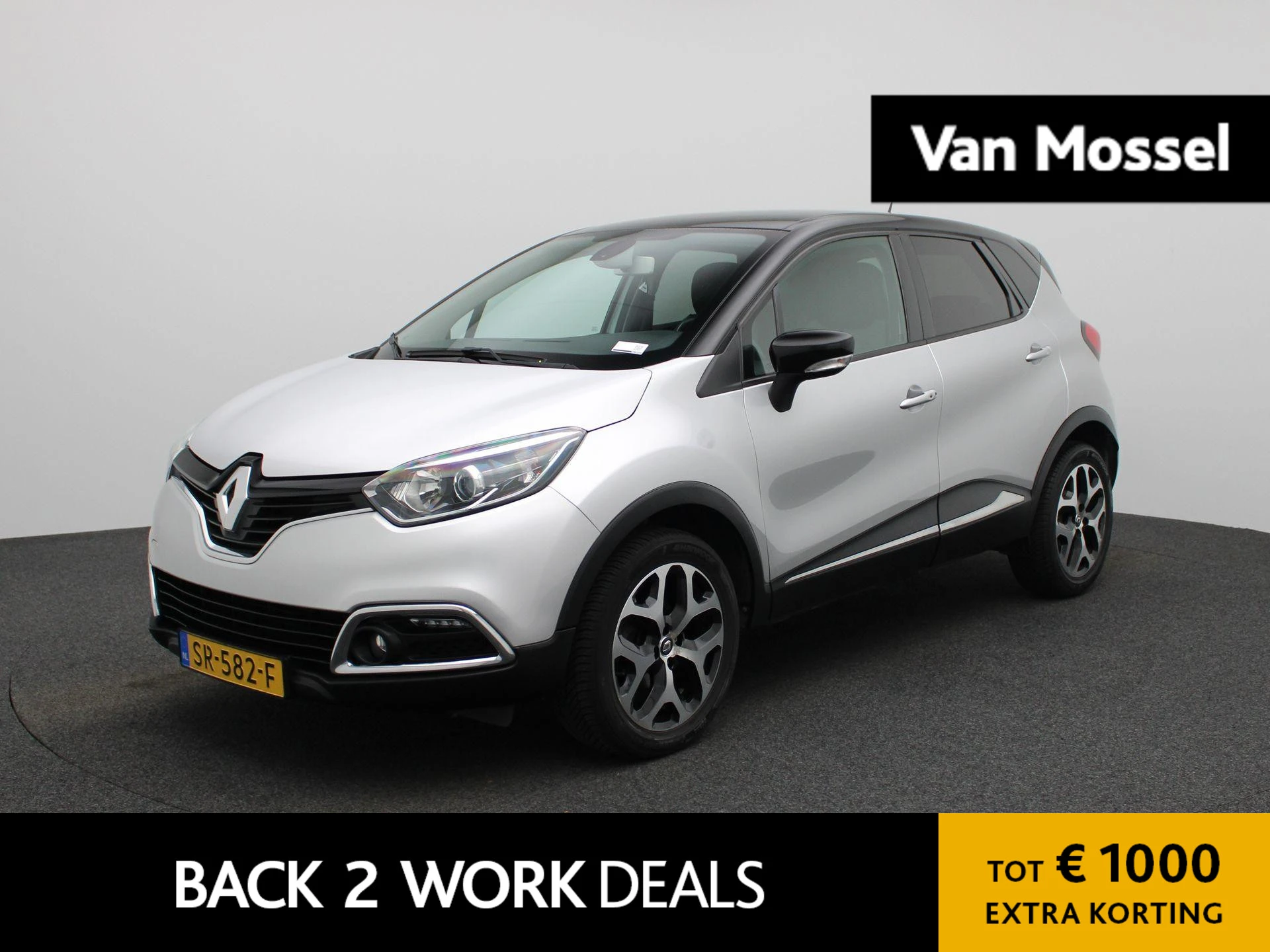 Renault Captur met kenteken 60100 – autofoto 2
