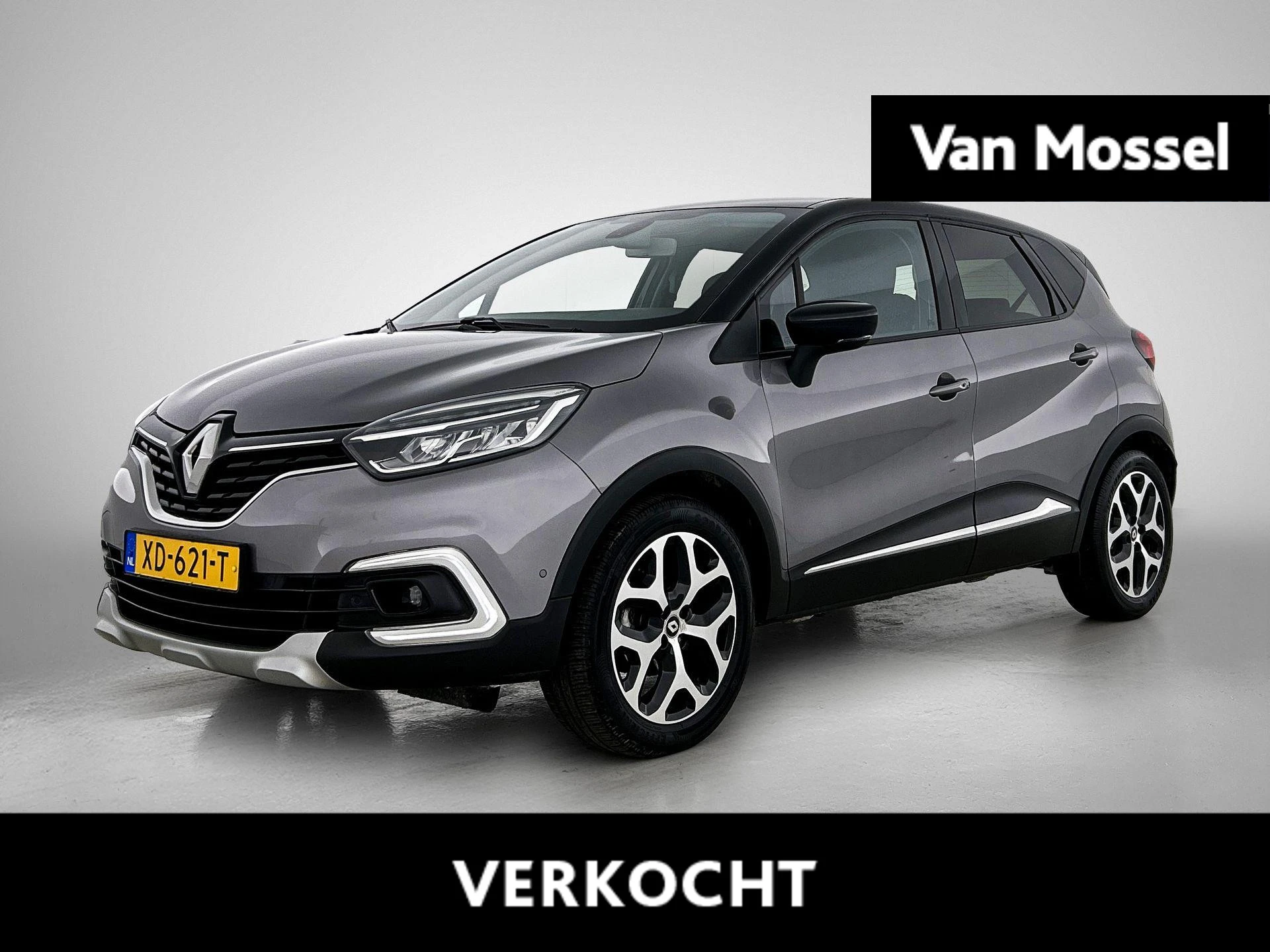 Renault Captur met kenteken 60100 – autofoto 2