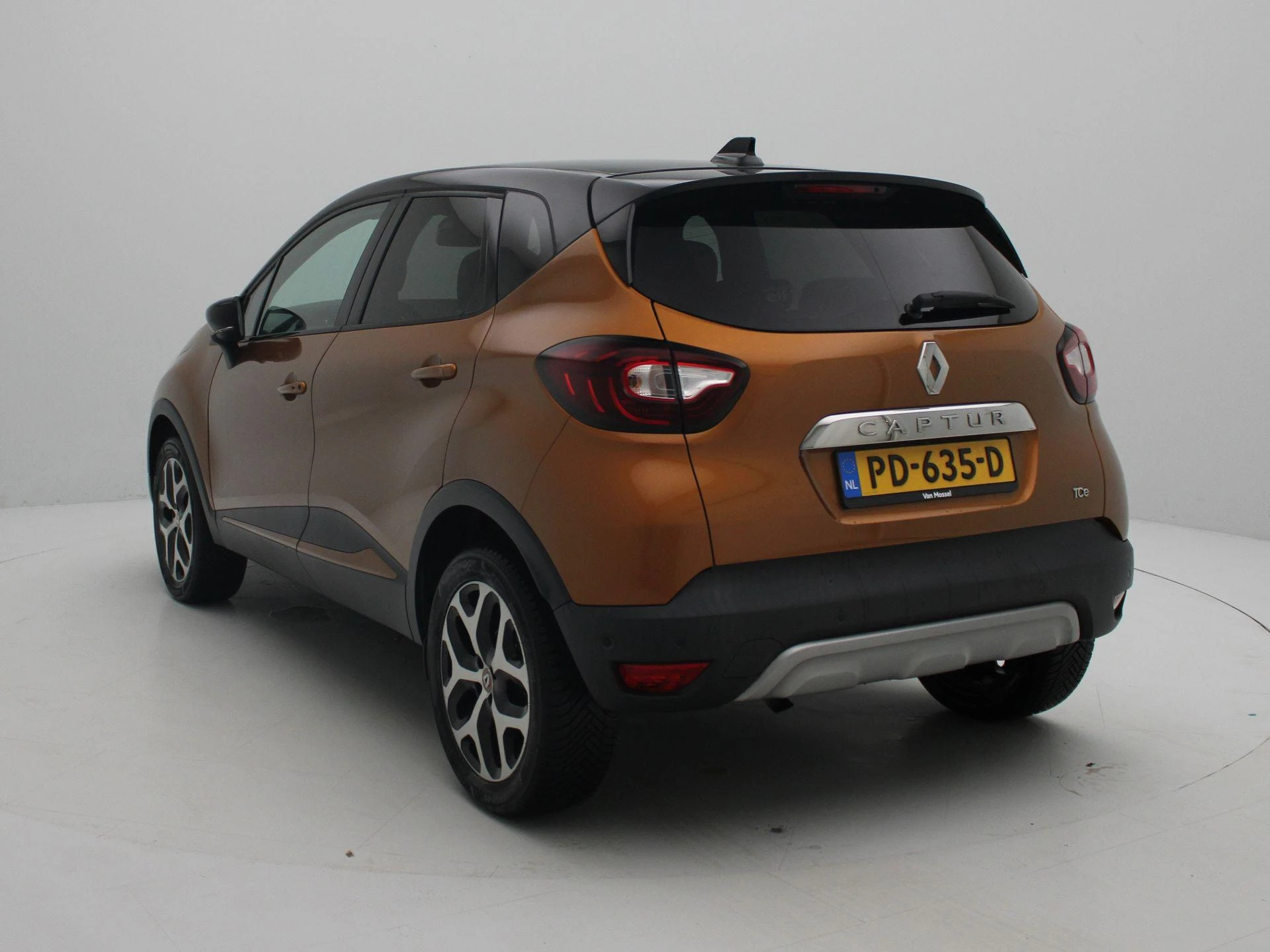 Renault Captur met kenteken 60100 – autofoto 3
