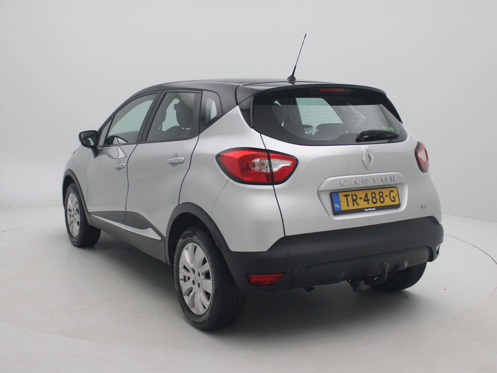 Renault Captur met kenteken 60100 – autofoto 3