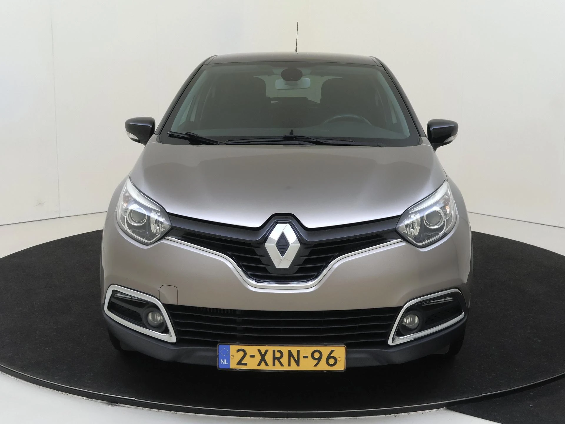 Renault Captur met kenteken 60100 – autofoto 3