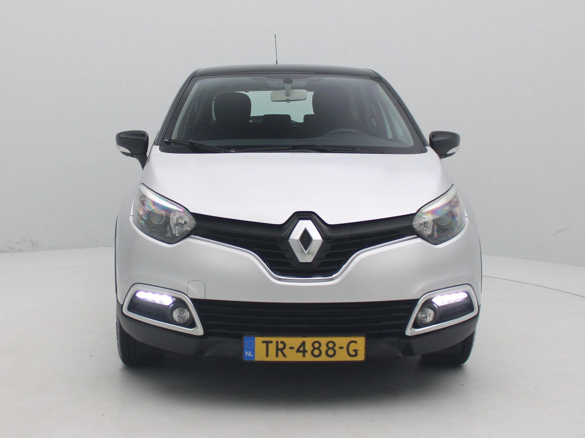 Renault Captur met kenteken 60100 – autofoto 4