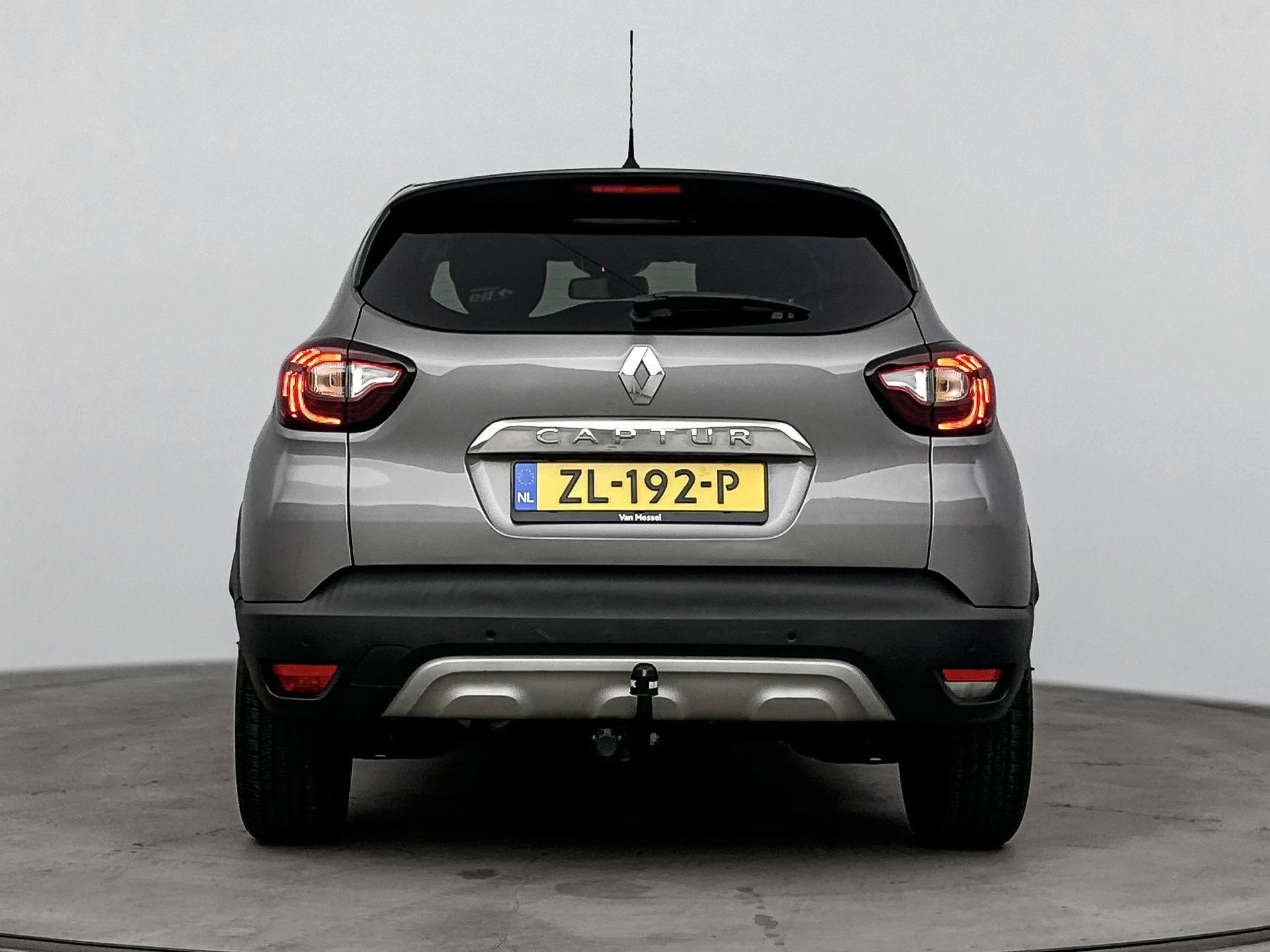 Renault Captur met kenteken 60100 – autofoto 5