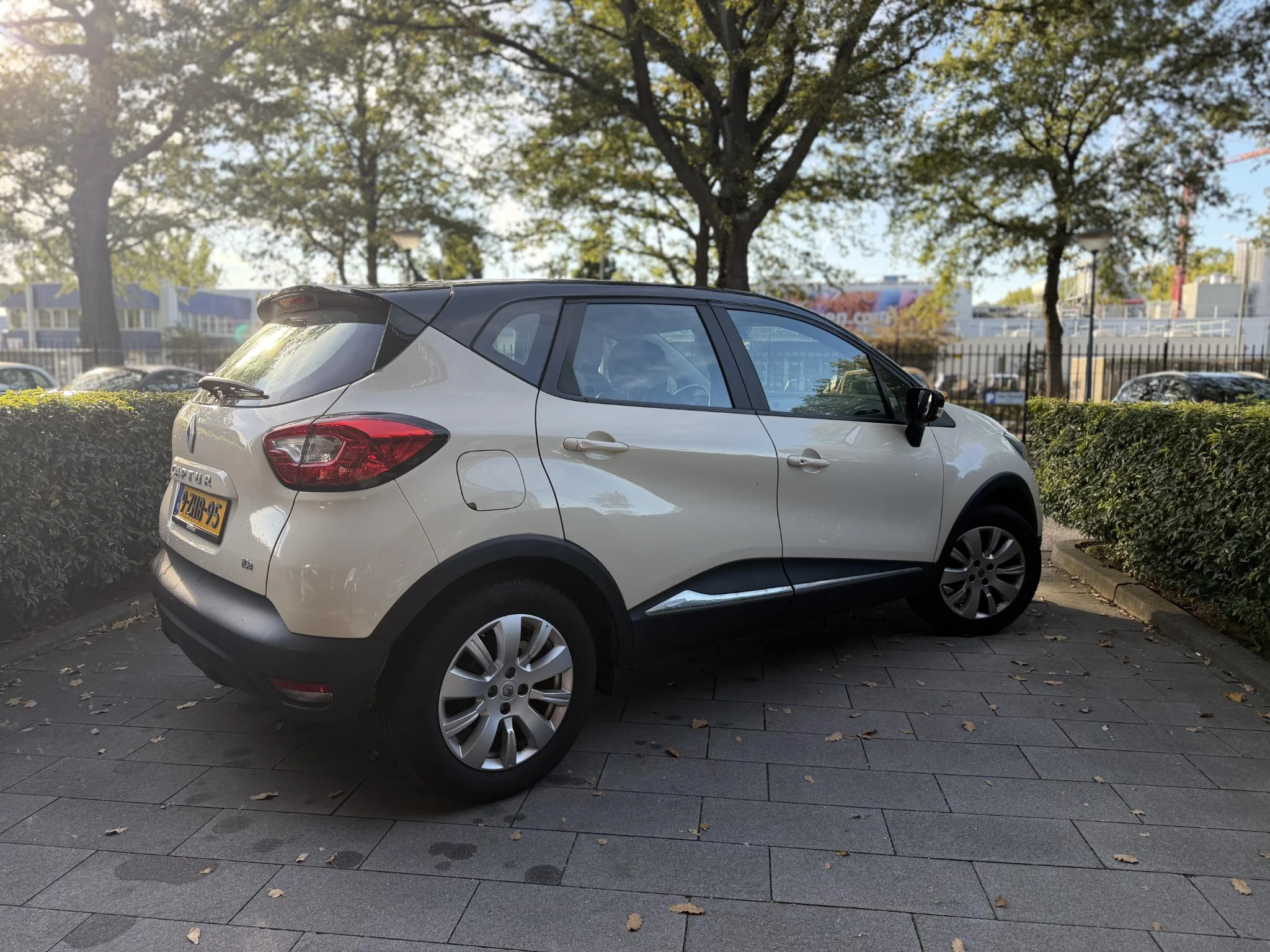 Renault Captur met kenteken 60100 – autofoto 5