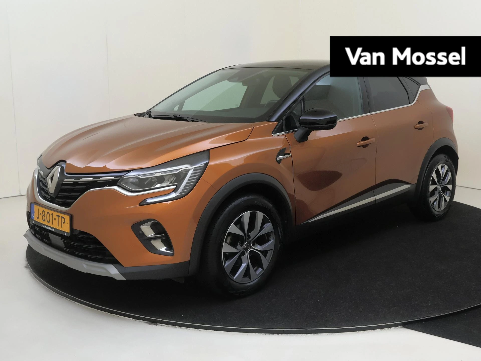 Renault Captur met kenteken 61100 – autofoto 2
