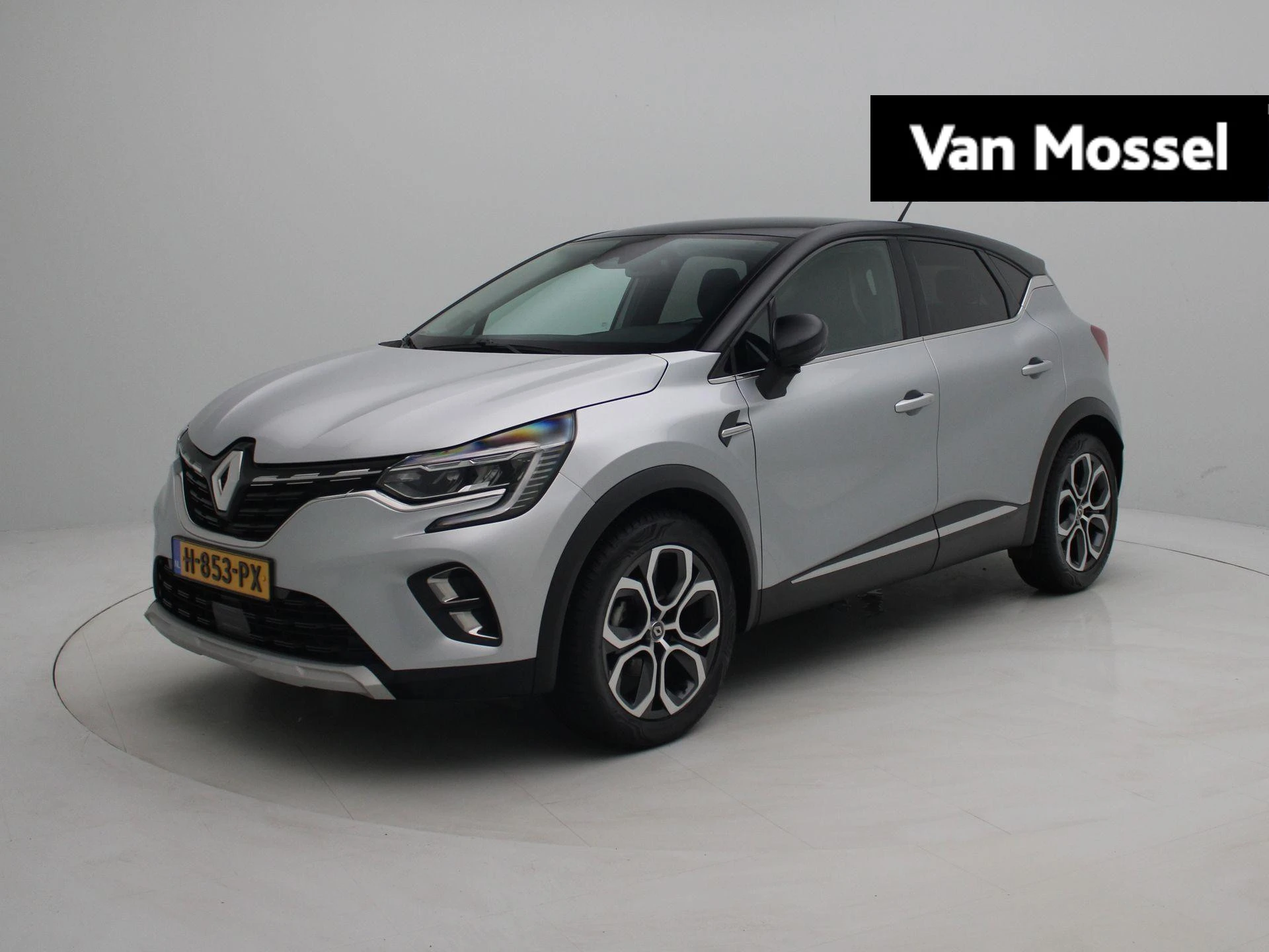 Renault Captur met kenteken 61100 – autofoto 2
