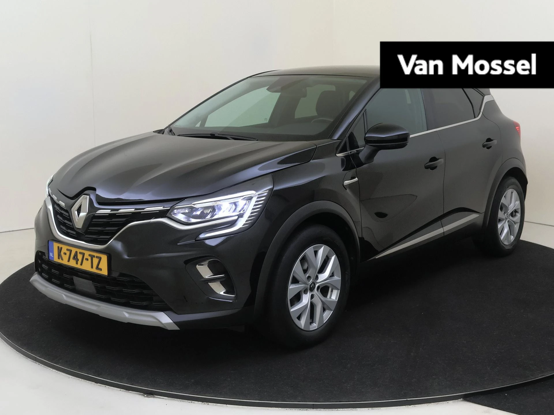 Renault Captur met kenteken 61100 – autofoto 2