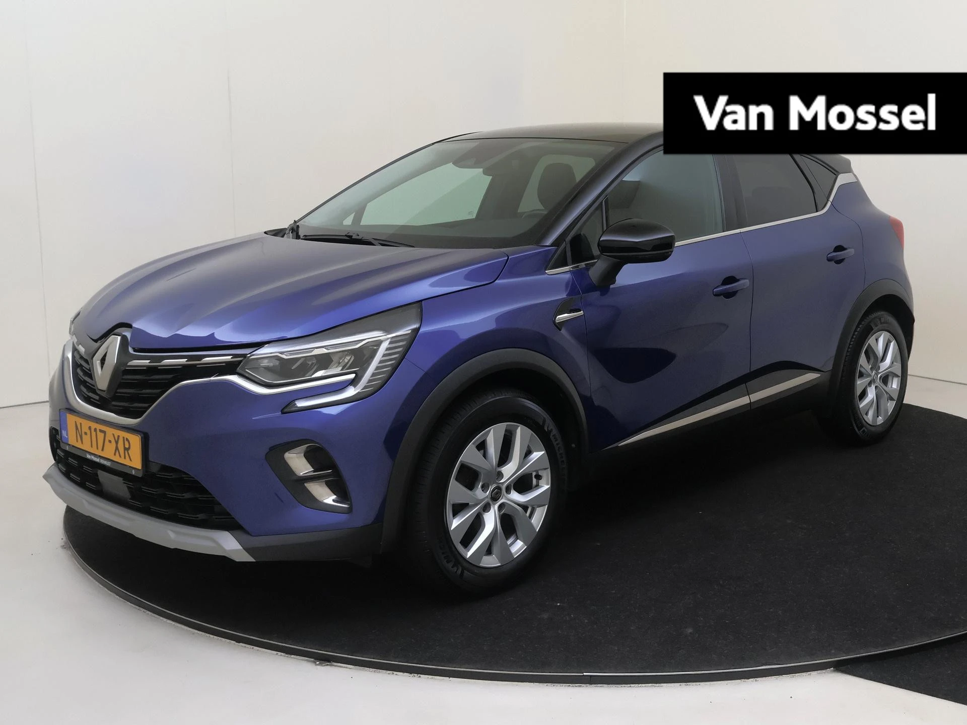 Renault Captur met kenteken 61100 – autofoto 2
