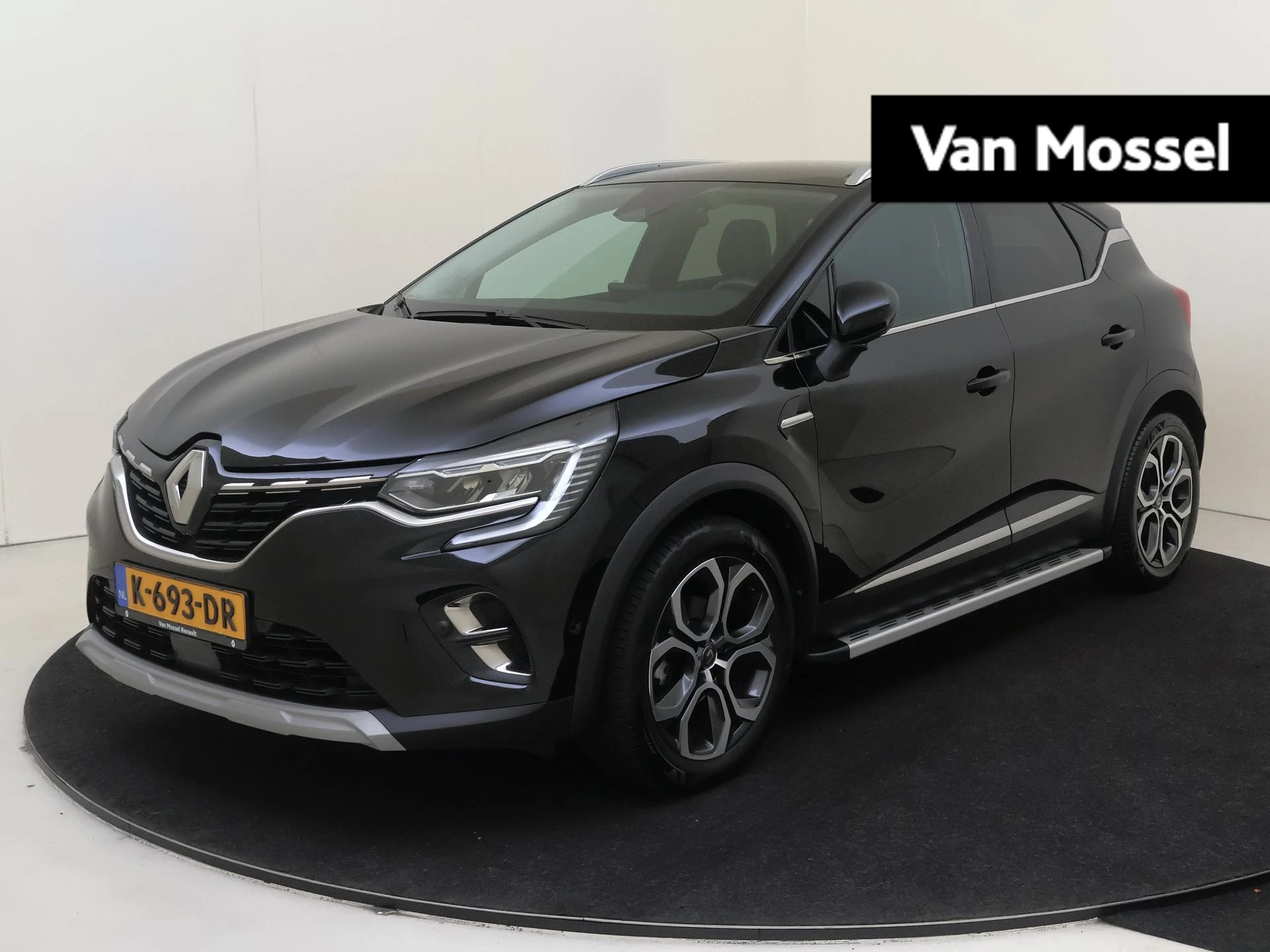 Renault Captur met kenteken 61100 – autofoto 2