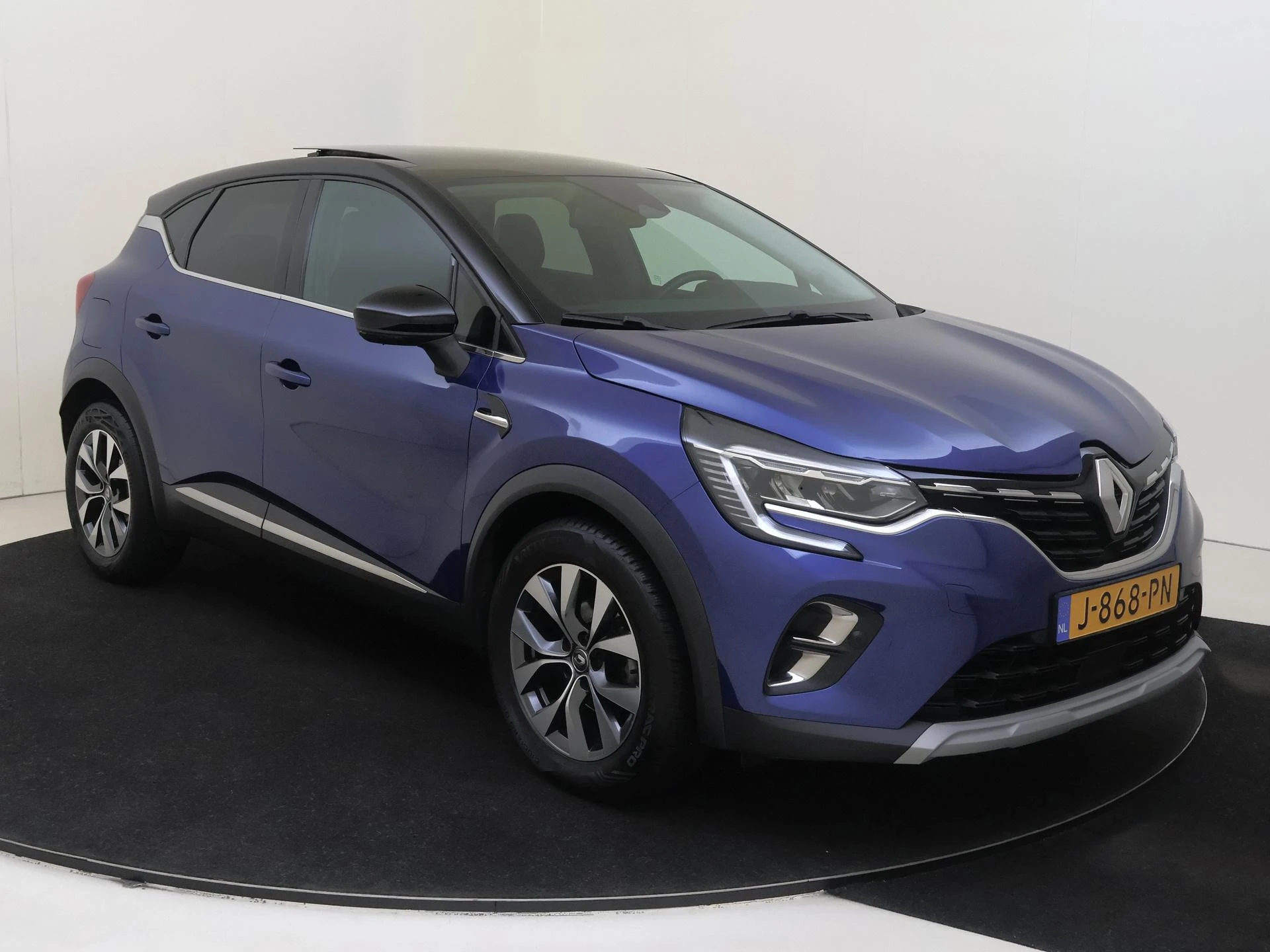 Renault Captur met kenteken 61100 – autofoto 3