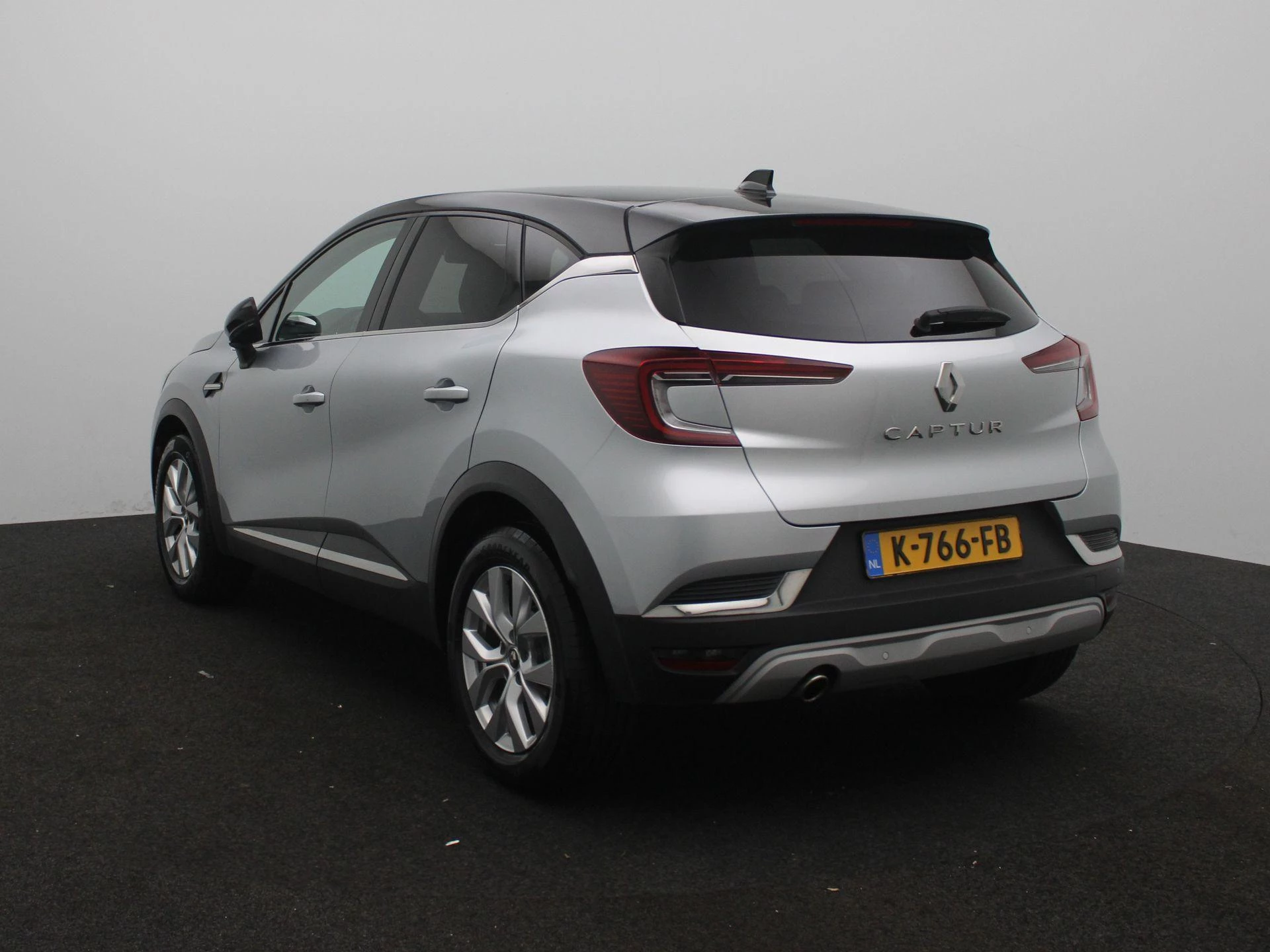 Renault Captur met kenteken 61100 – autofoto 3