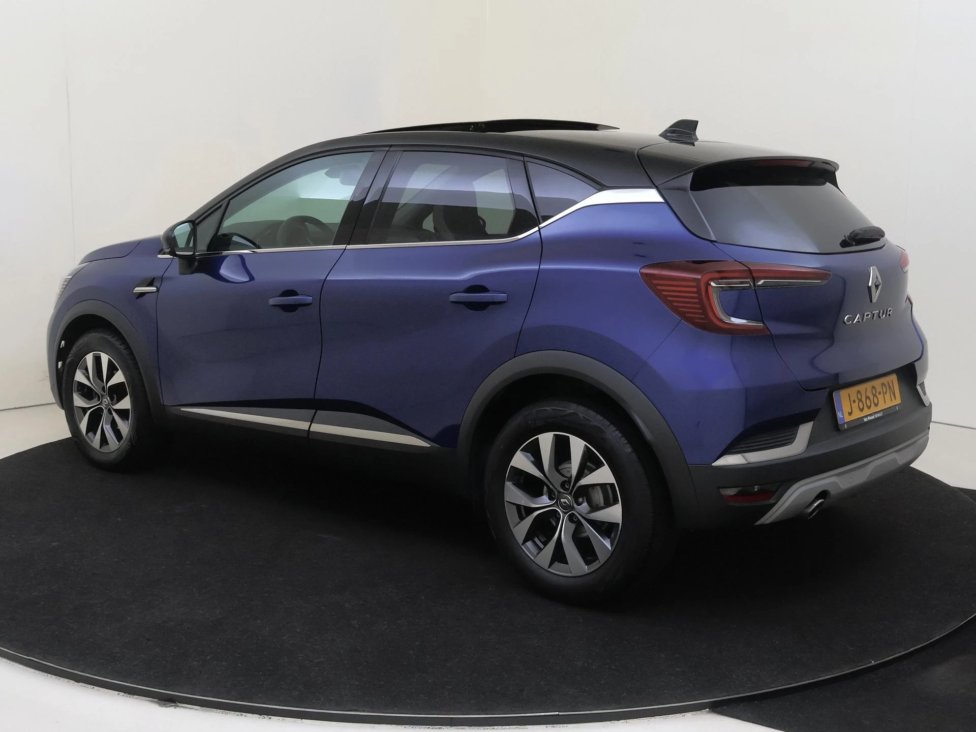 Renault Captur met kenteken 61100 – autofoto 4