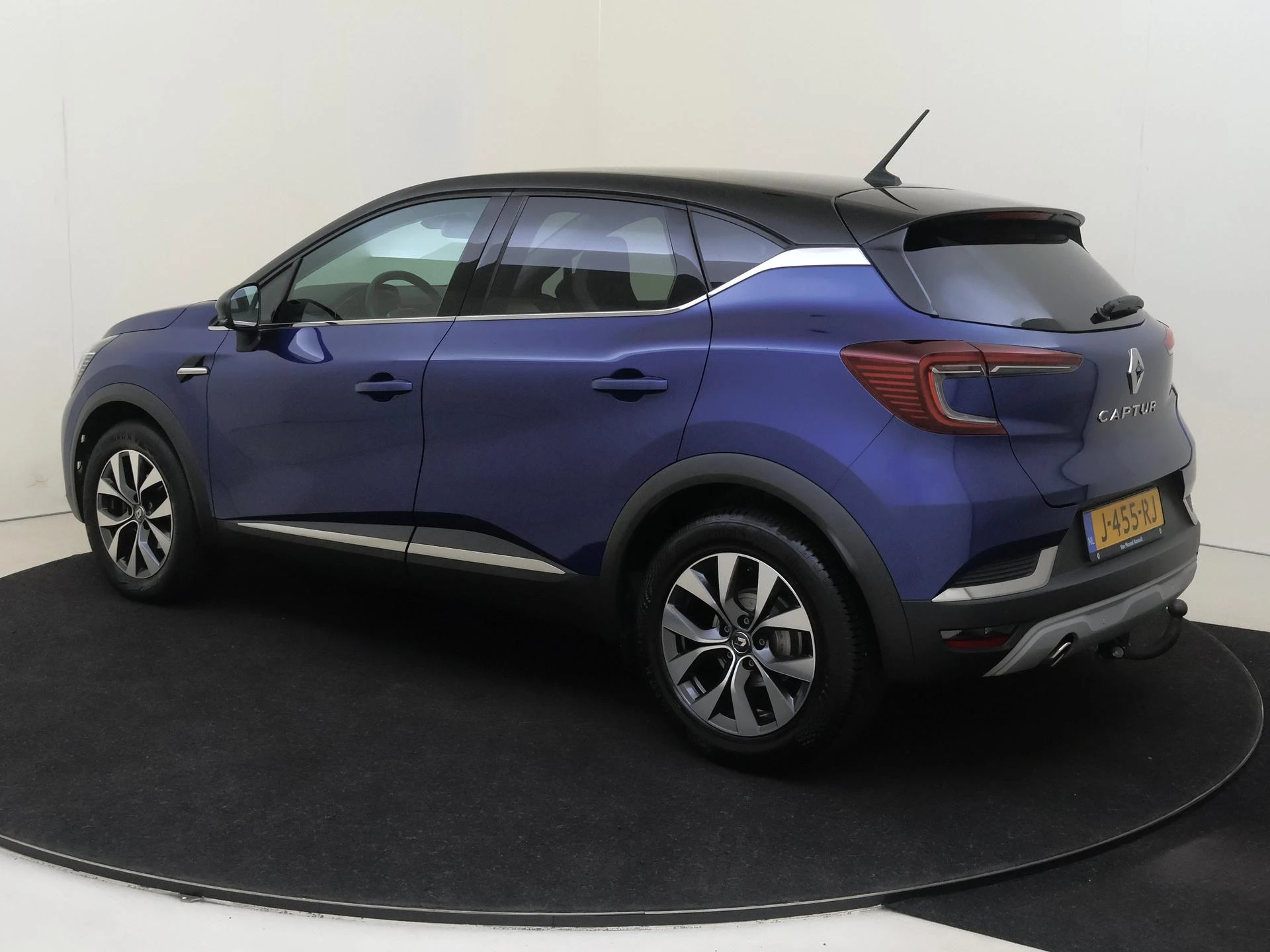 Renault Captur met kenteken 61100 – autofoto 4
