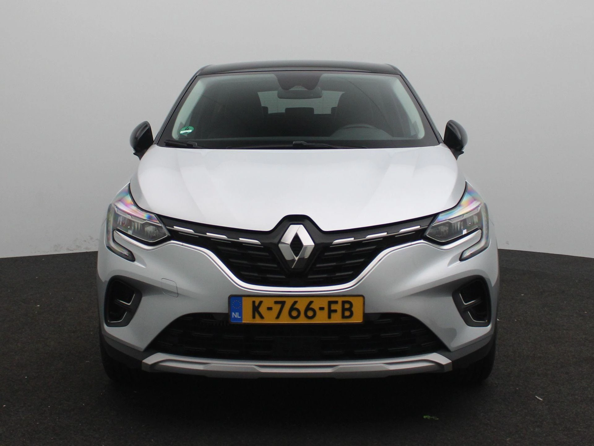 Renault Captur met kenteken 61100 – autofoto 4