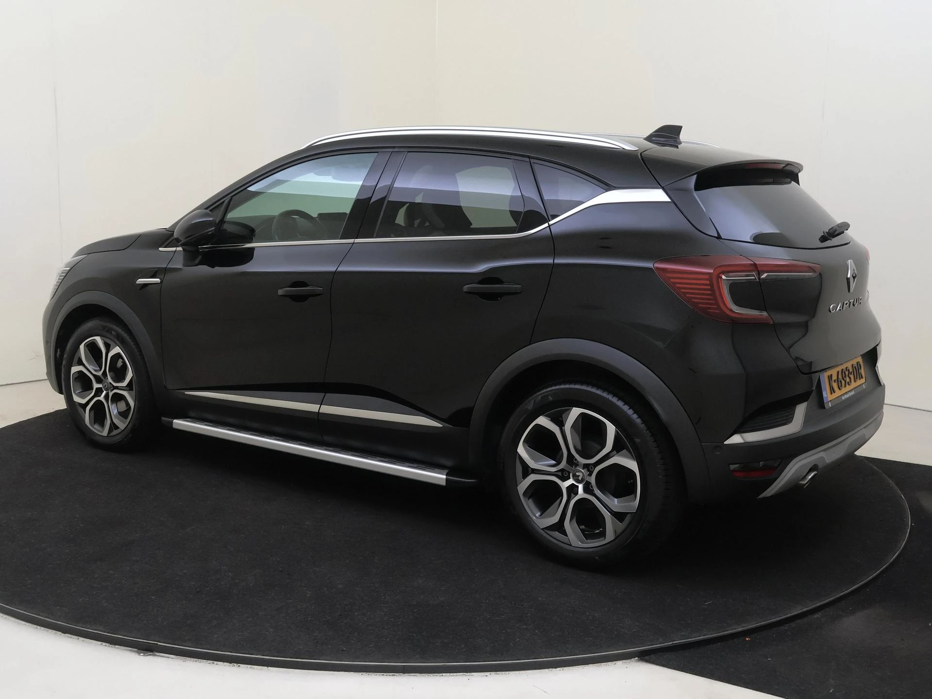 Renault Captur met kenteken 61100 – autofoto 4