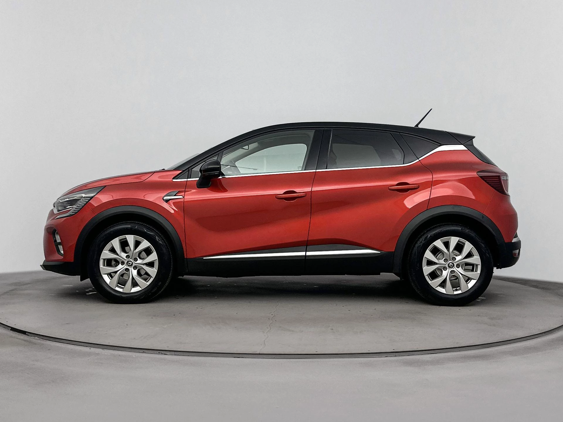 Renault Captur met kenteken 61100 – autofoto 4