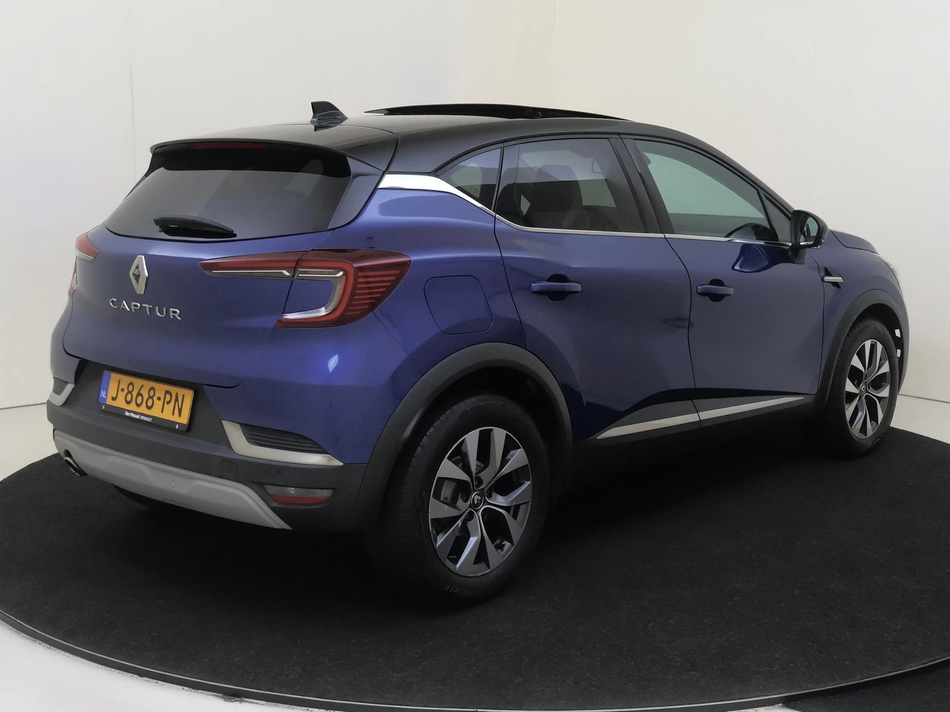 Renault Captur met kenteken 61100 – autofoto 5