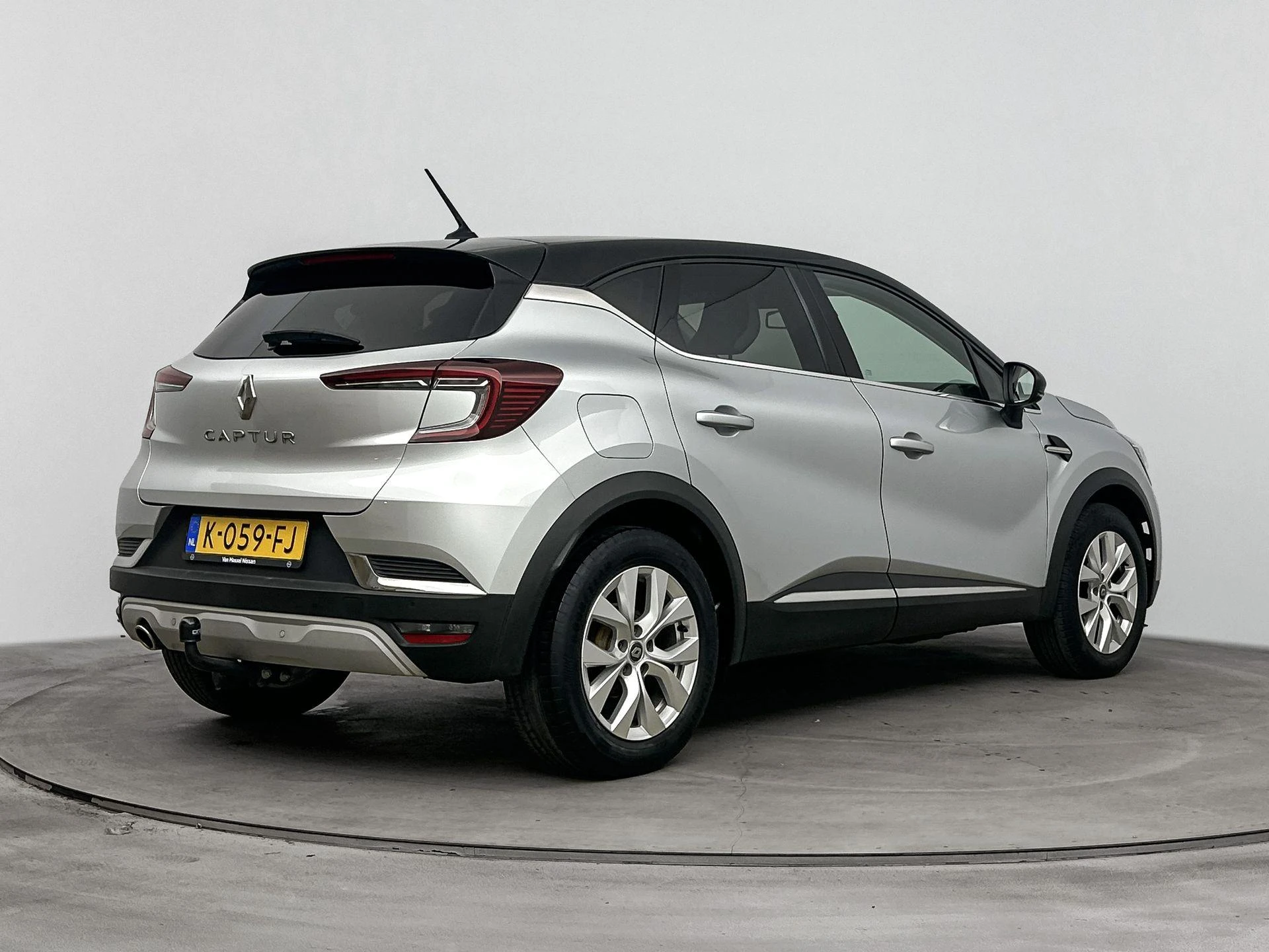 Renault Captur met kenteken 61100 – autofoto 5