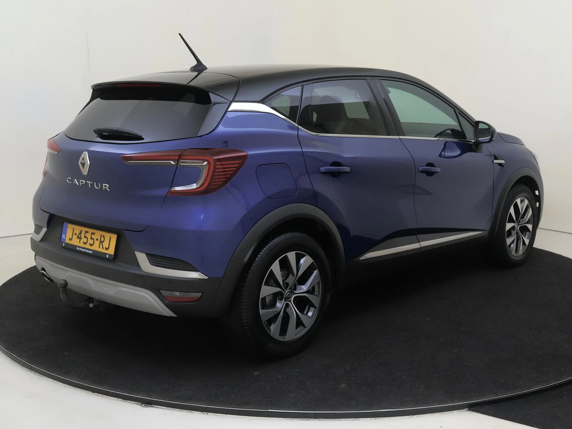 Renault Captur met kenteken 61100 – autofoto 5