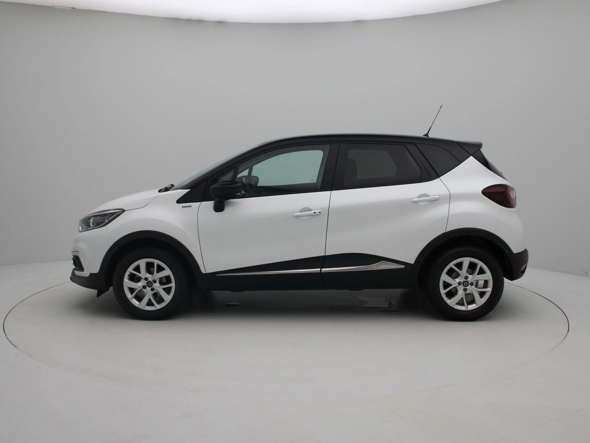 Renault Captur met kenteken 63100 – autofoto 5