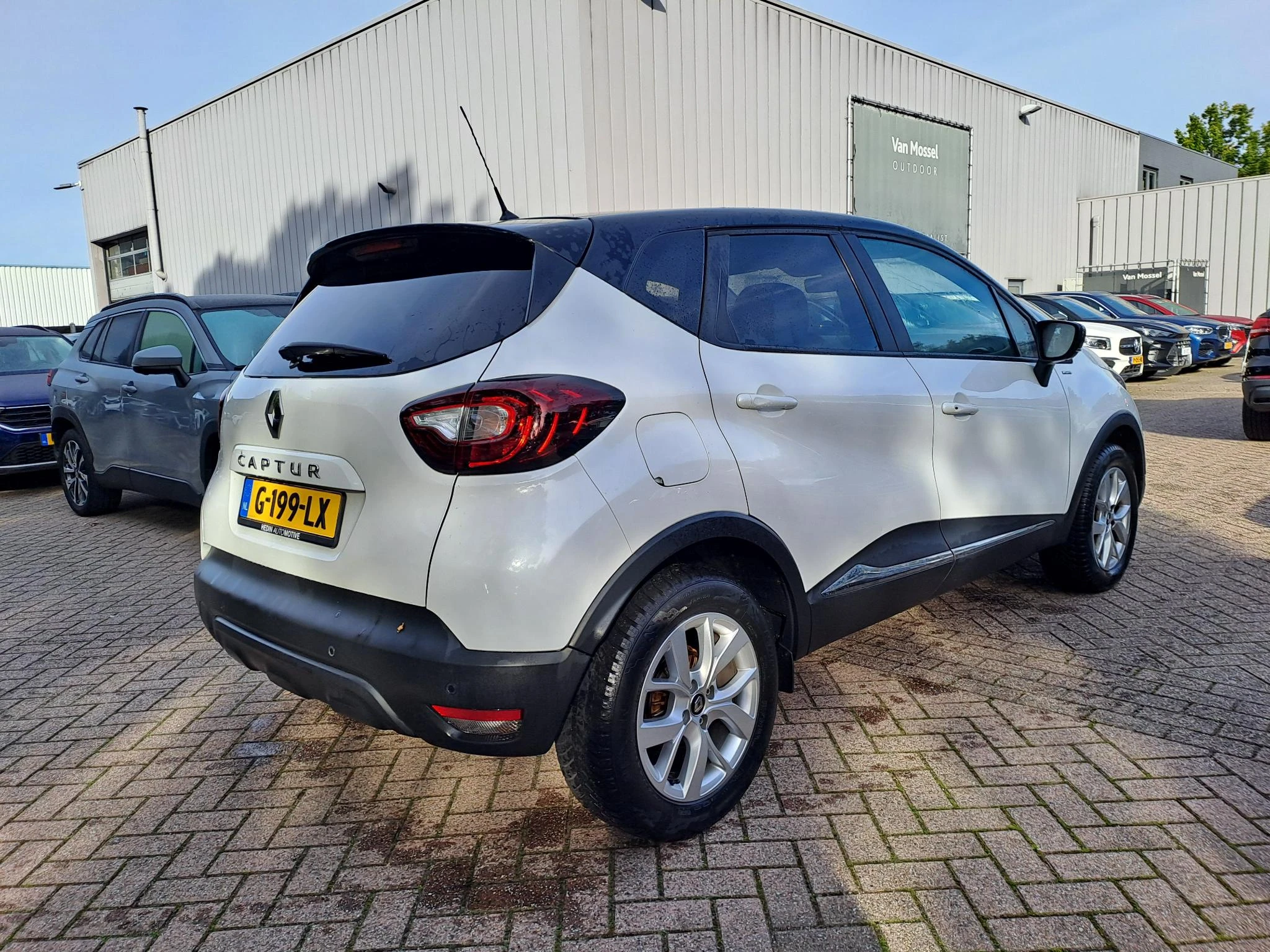 Renault Captur met kenteken 63100 – autofoto 5