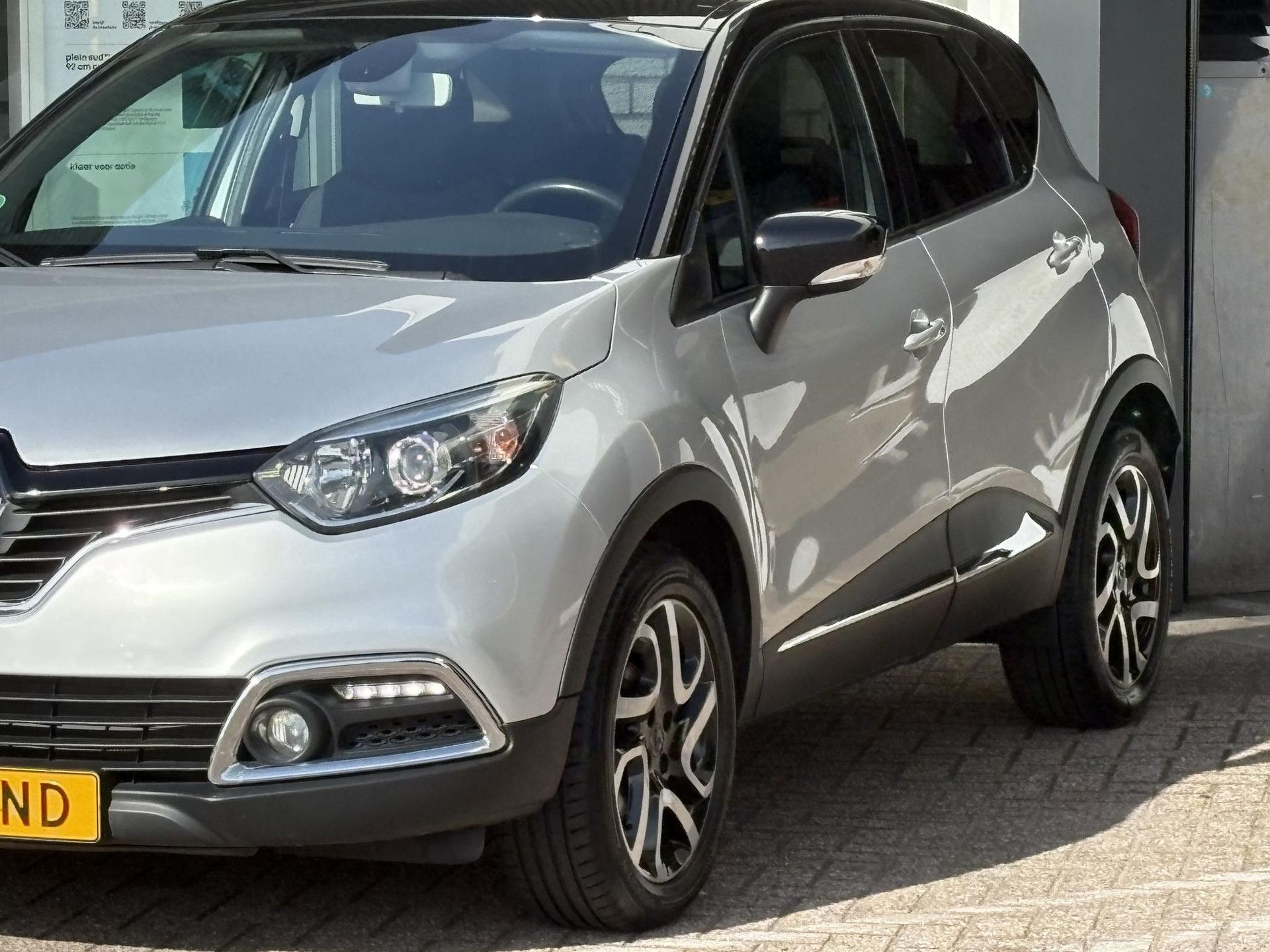 Renault Captur met kenteken J-610-ND – autofoto 2