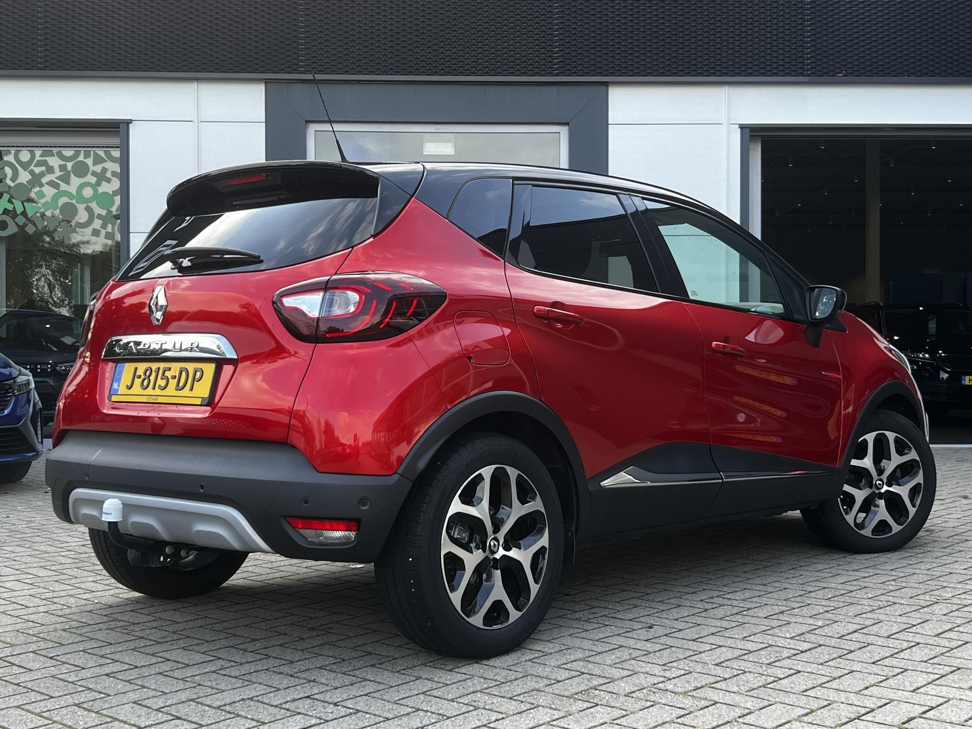 Renault Captur met kenteken J-815-DP – autofoto 2