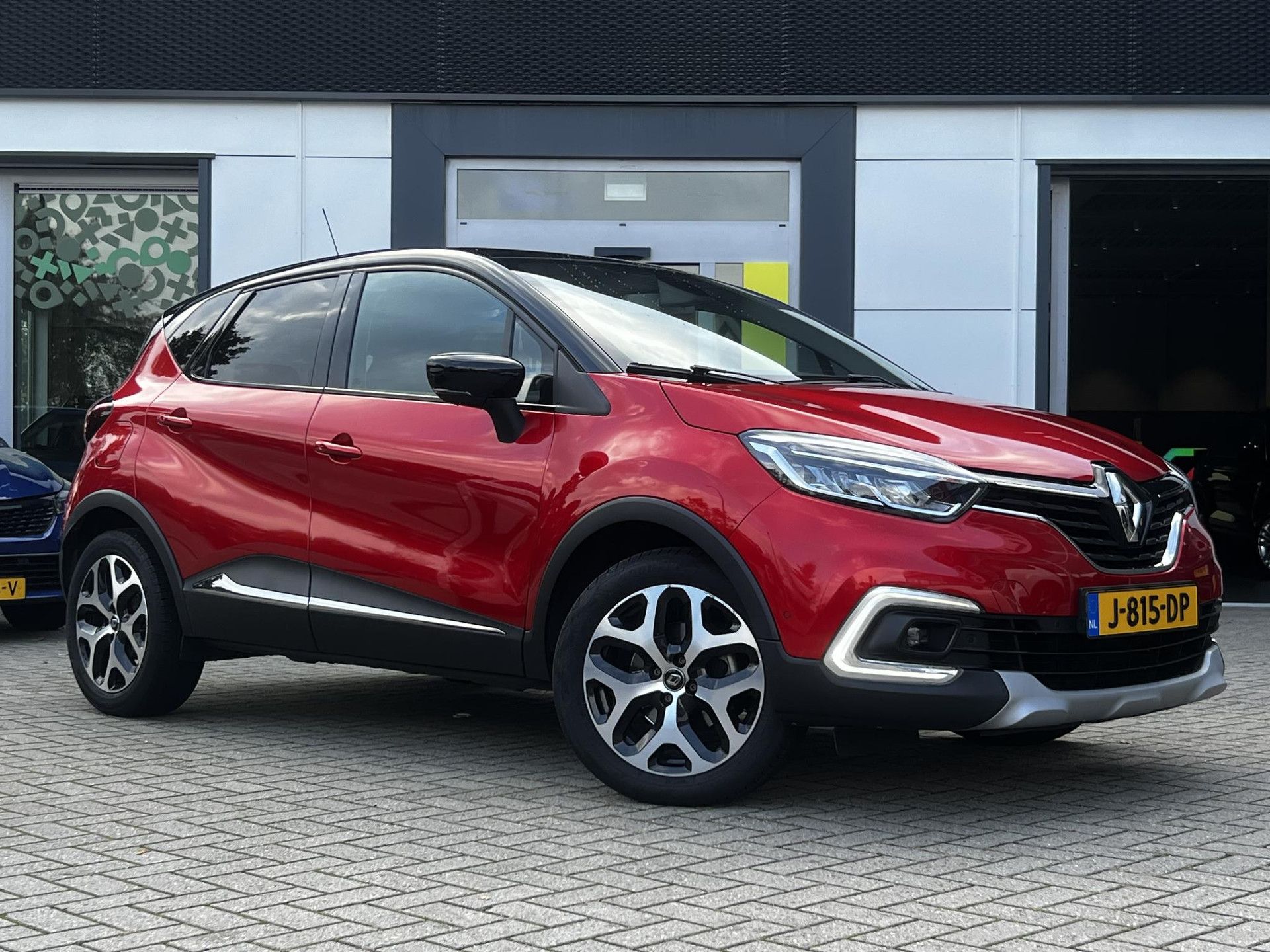 Renault Captur met kenteken J-815-DP – autofoto 5