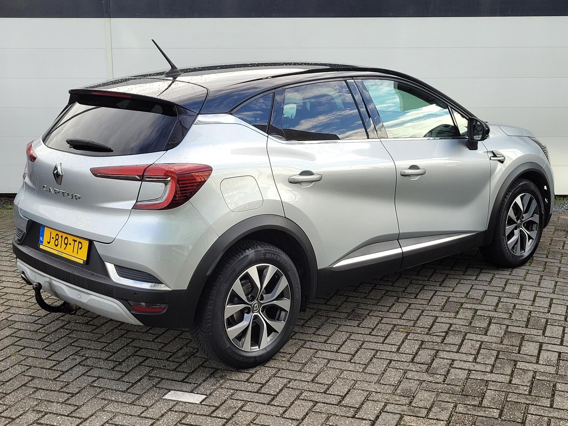 Renault Captur met kenteken J-819-TP – autofoto 2