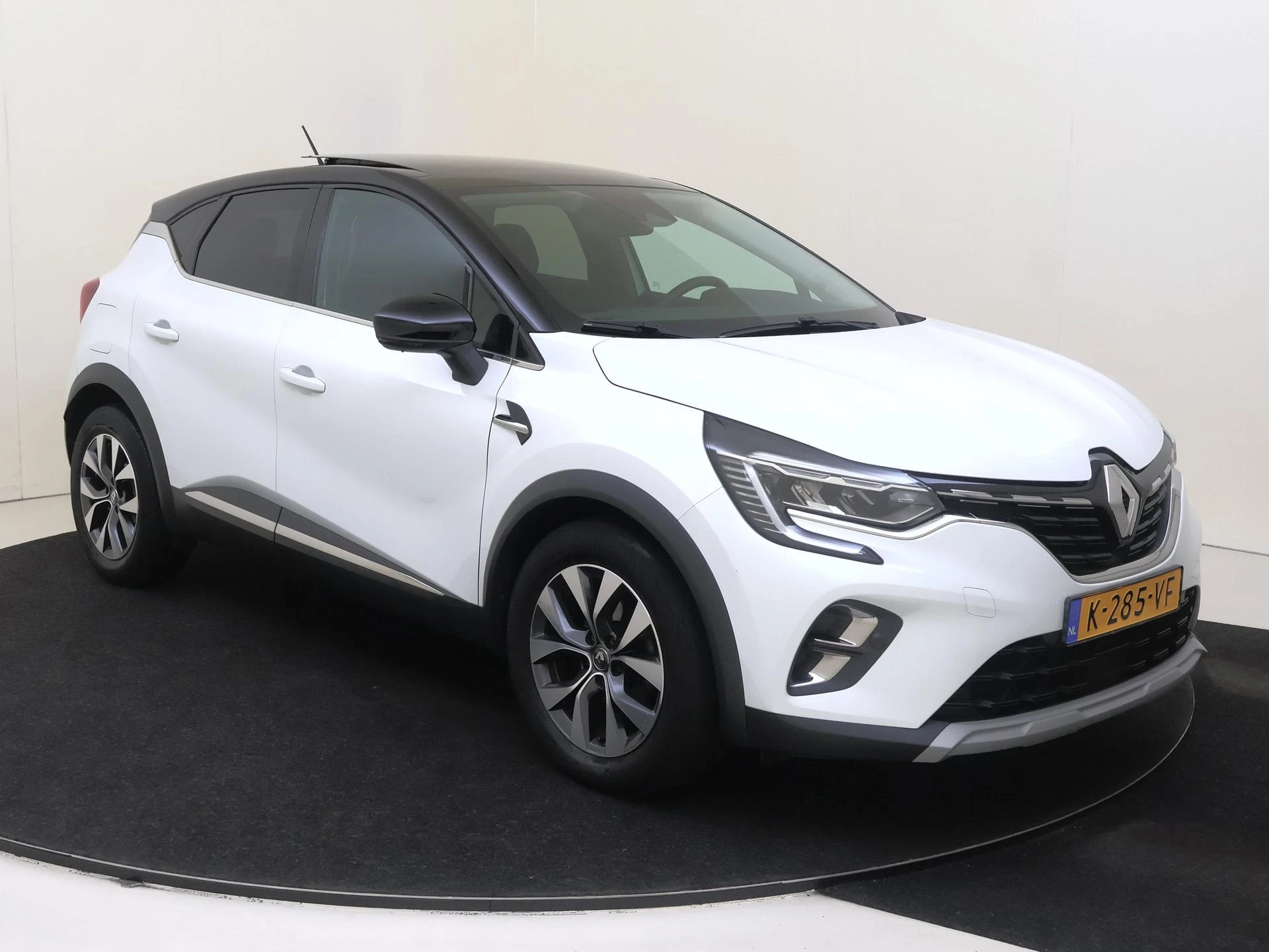 Renault Captur met kenteken K-285-VF – autofoto 4