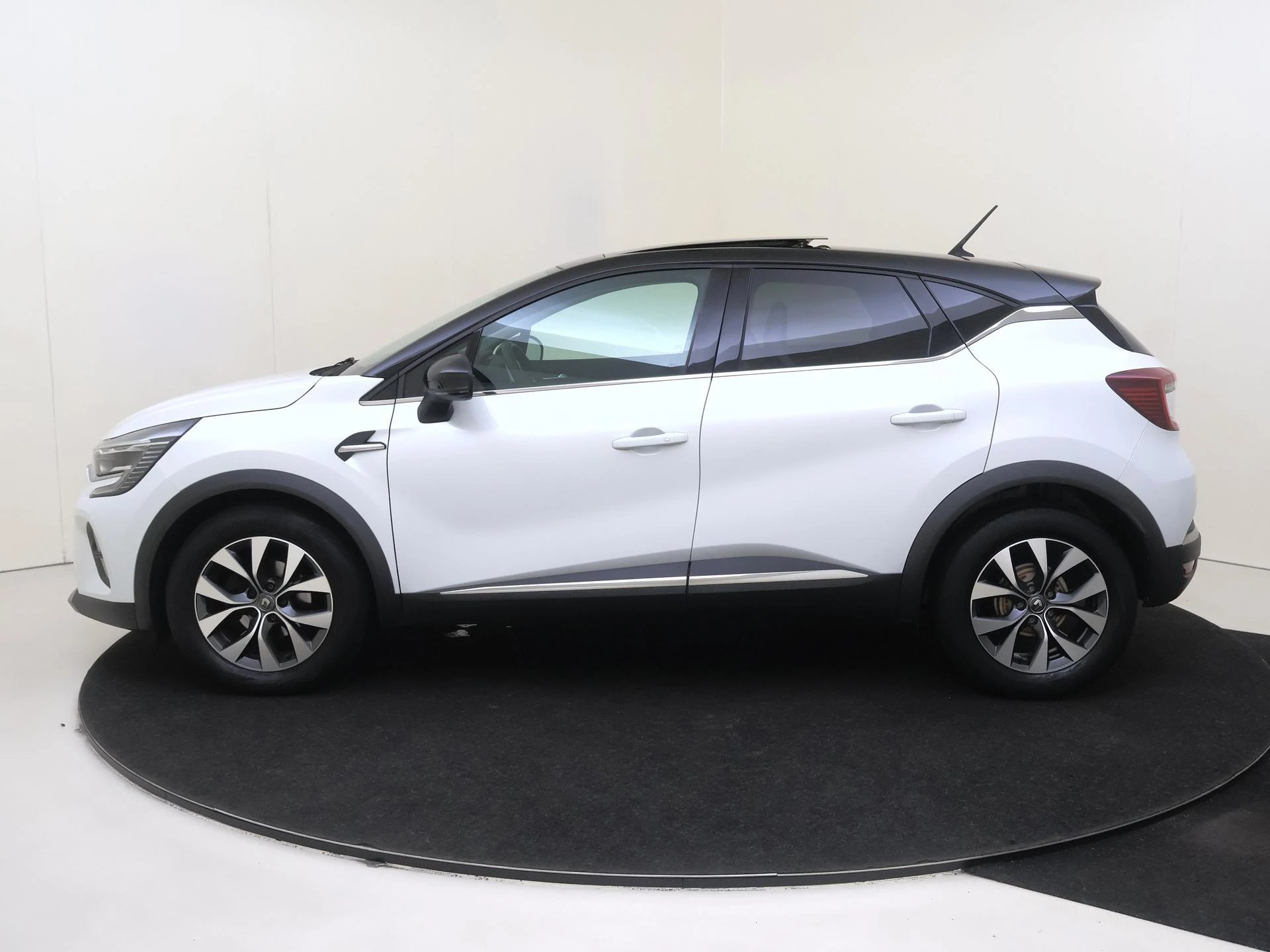 Renault Captur met kenteken K-285-VF – autofoto 5