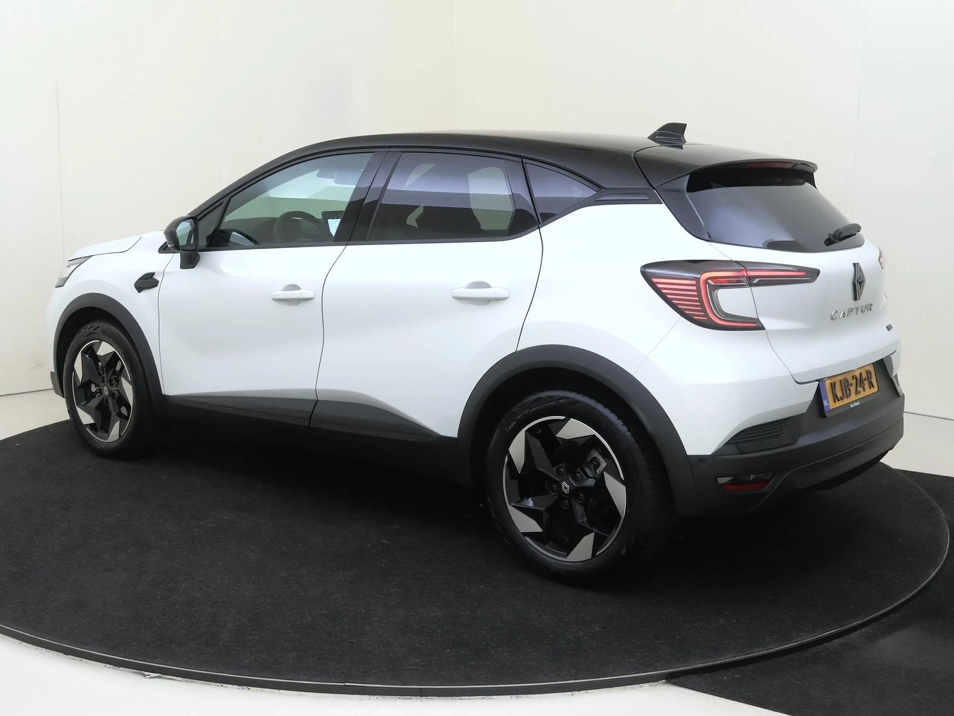 Renault Captur met kenteken KJB-24-R – autofoto 4