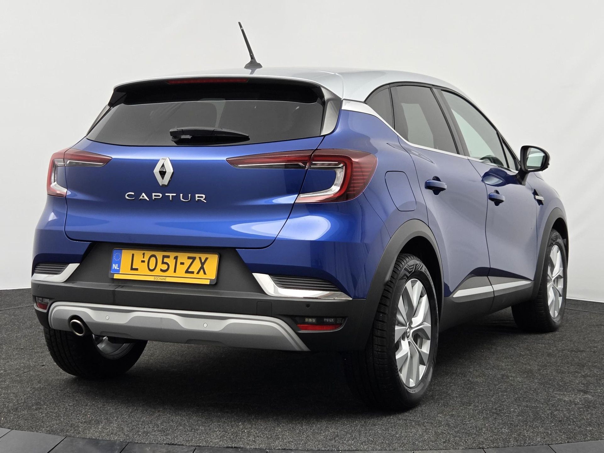 Renault Captur met kenteken L-051-ZX – autofoto 2