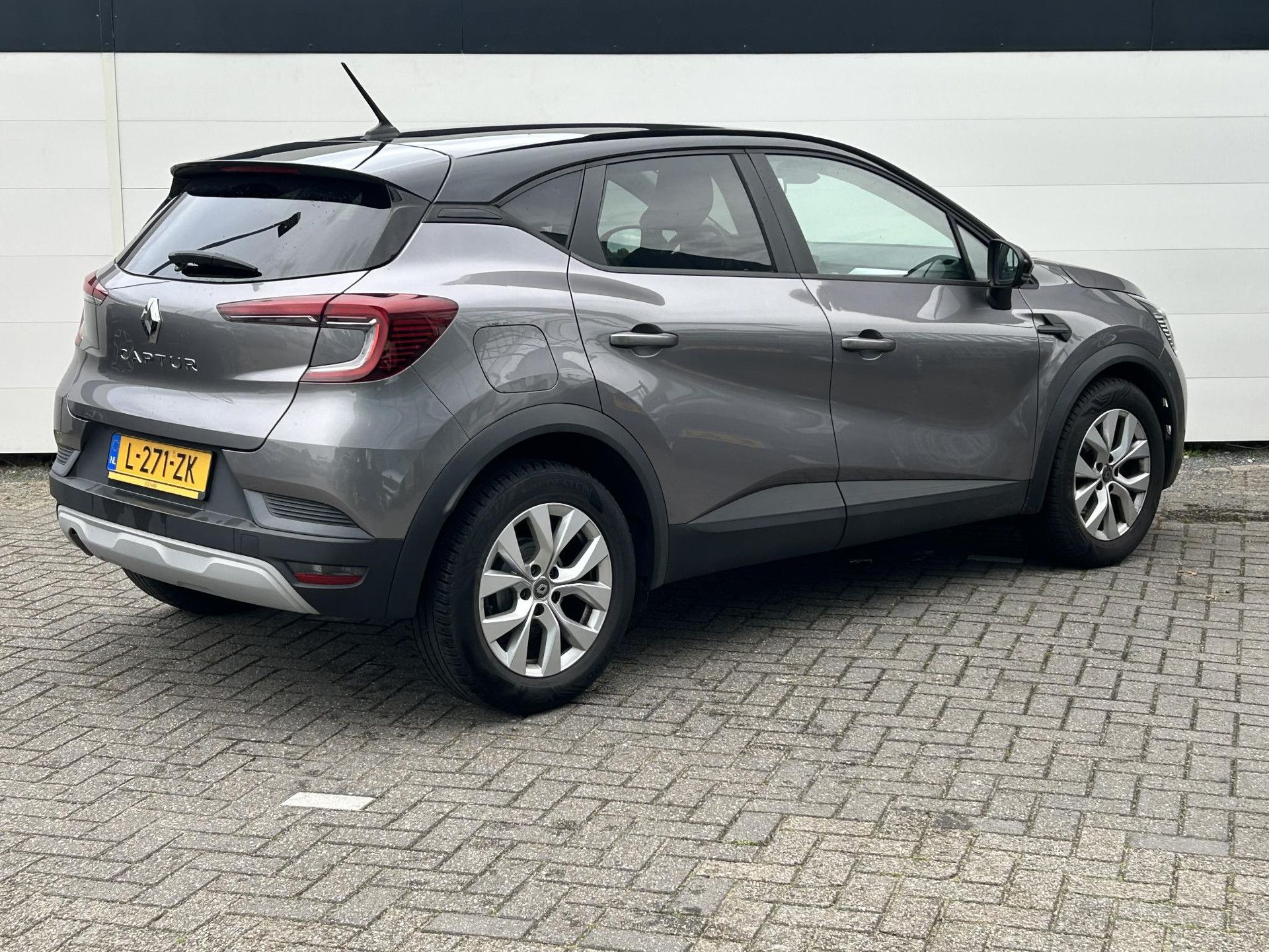 Renault Captur met kenteken L-271-ZK – autofoto 2